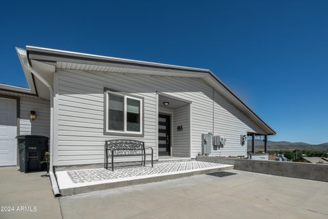 A home in Peeples Valley