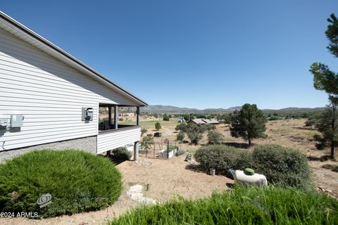 A home in Peeples Valley