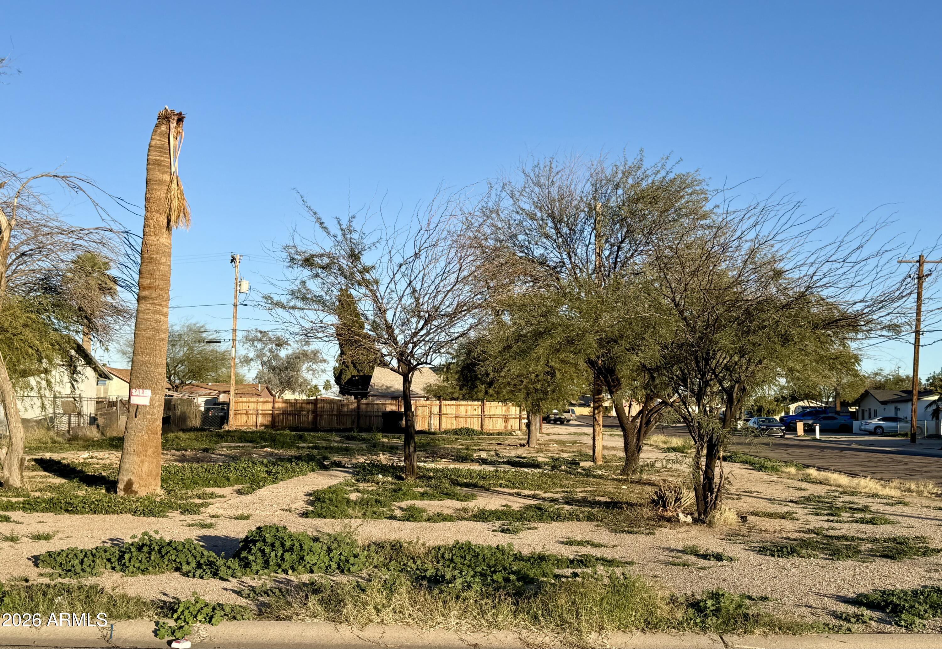 500 N ROOSEVELT Avenue -