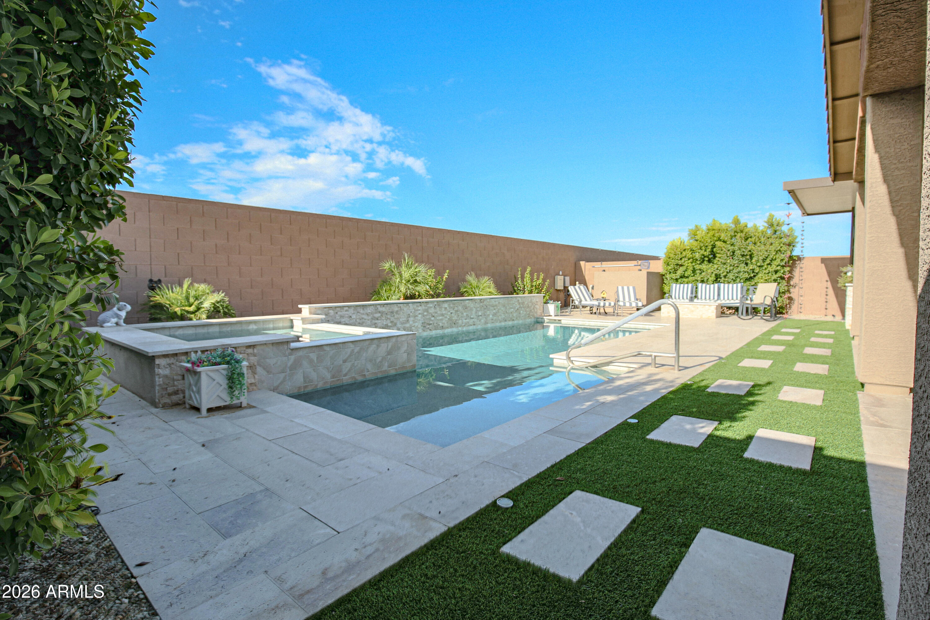 17072 W POINSETTIA Drive