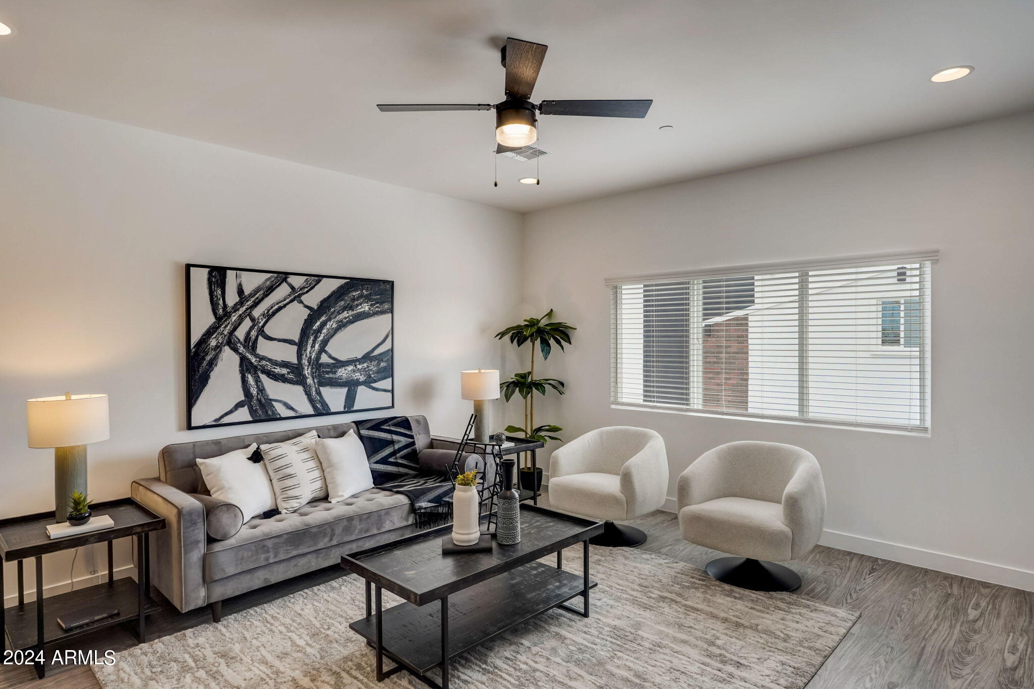 3645 E EARLL Drive 15