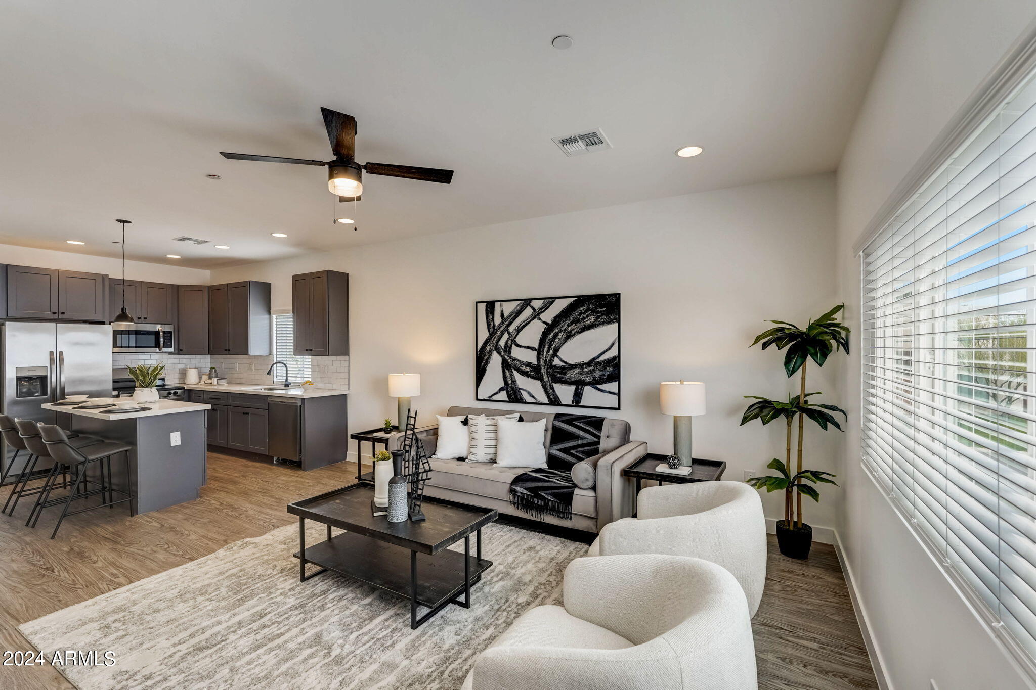 3645 E EARLL Drive 15