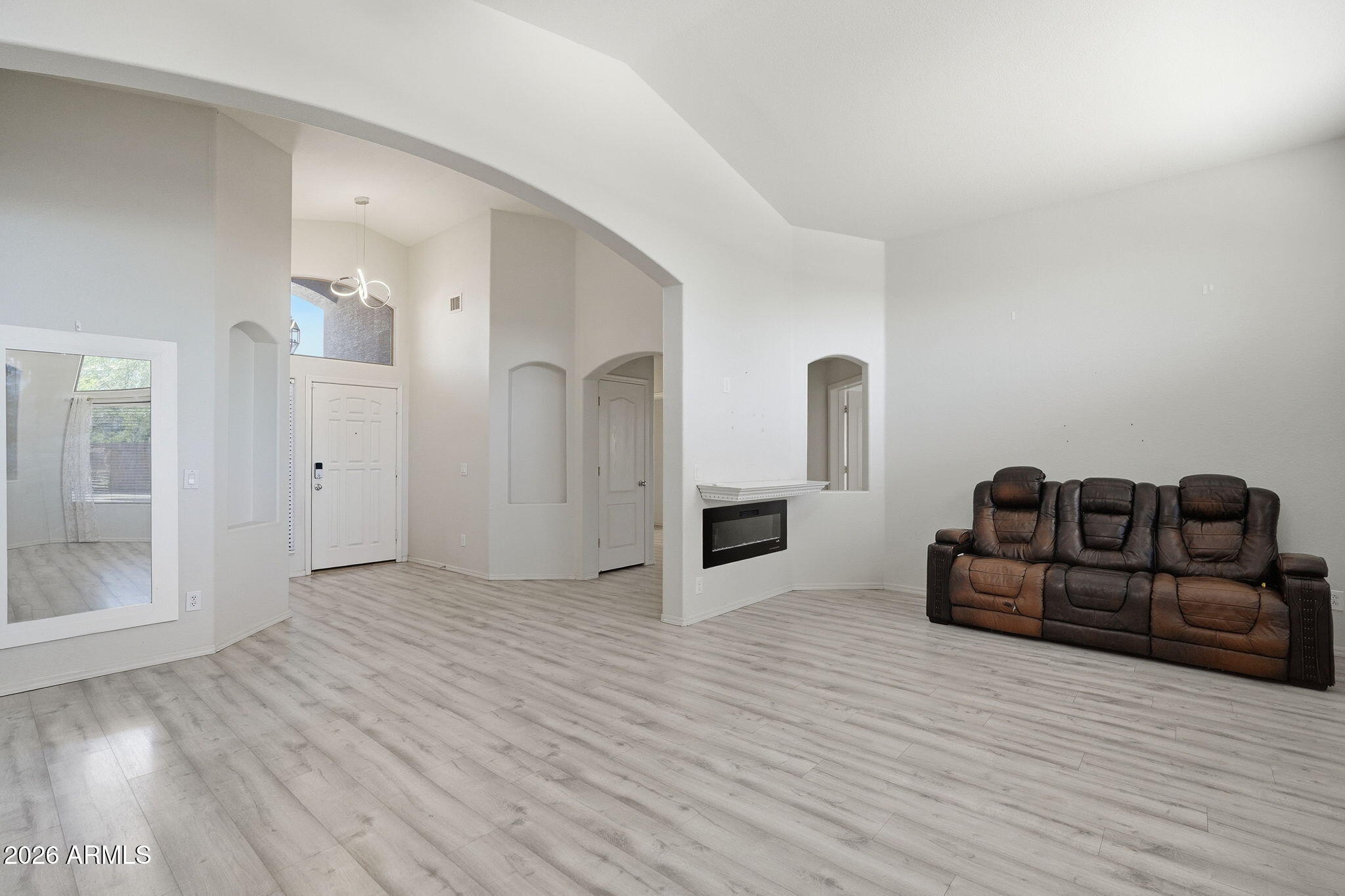 273 E CHICORY Place