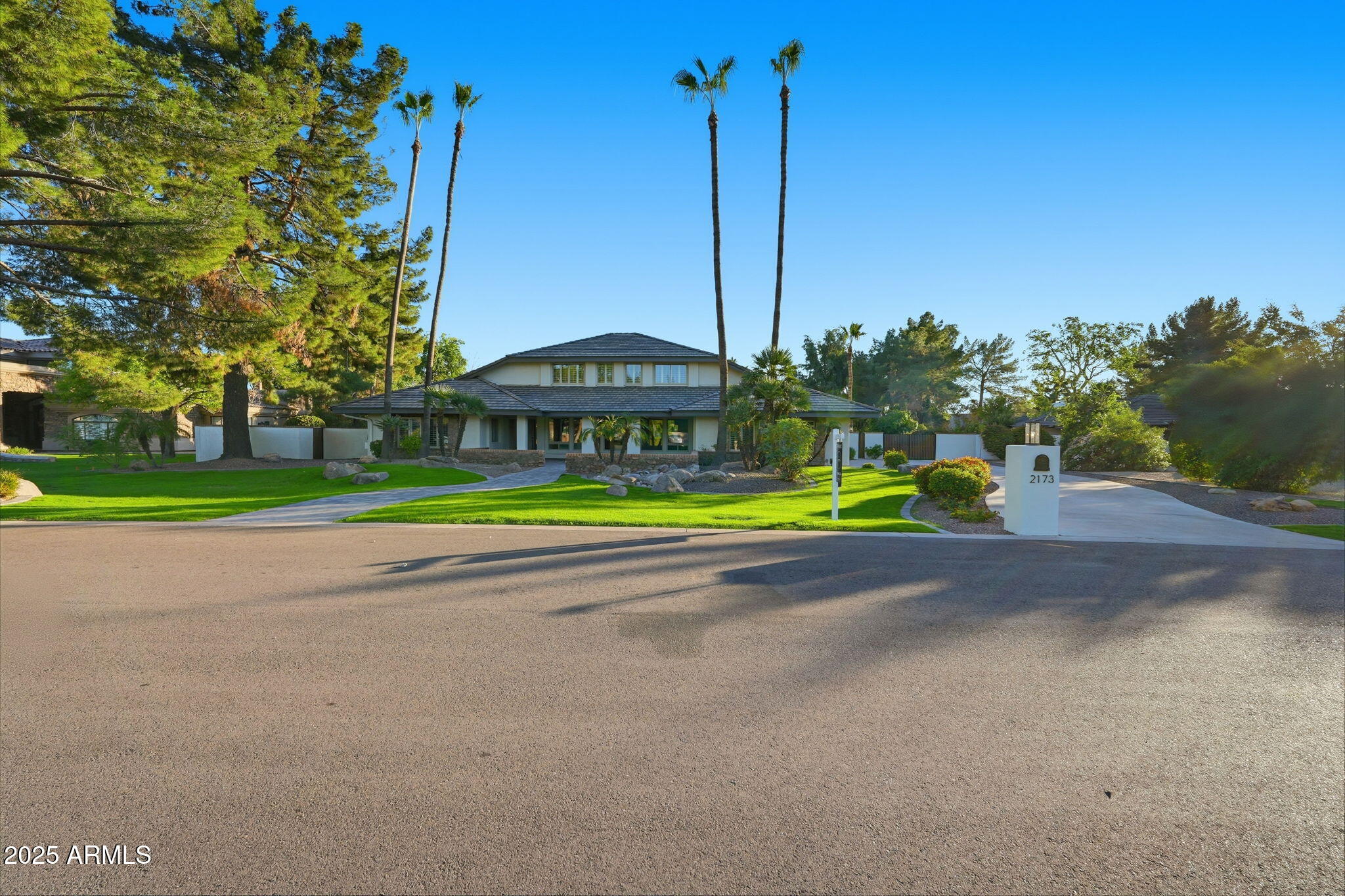 2173 E LA VIEVE Lane