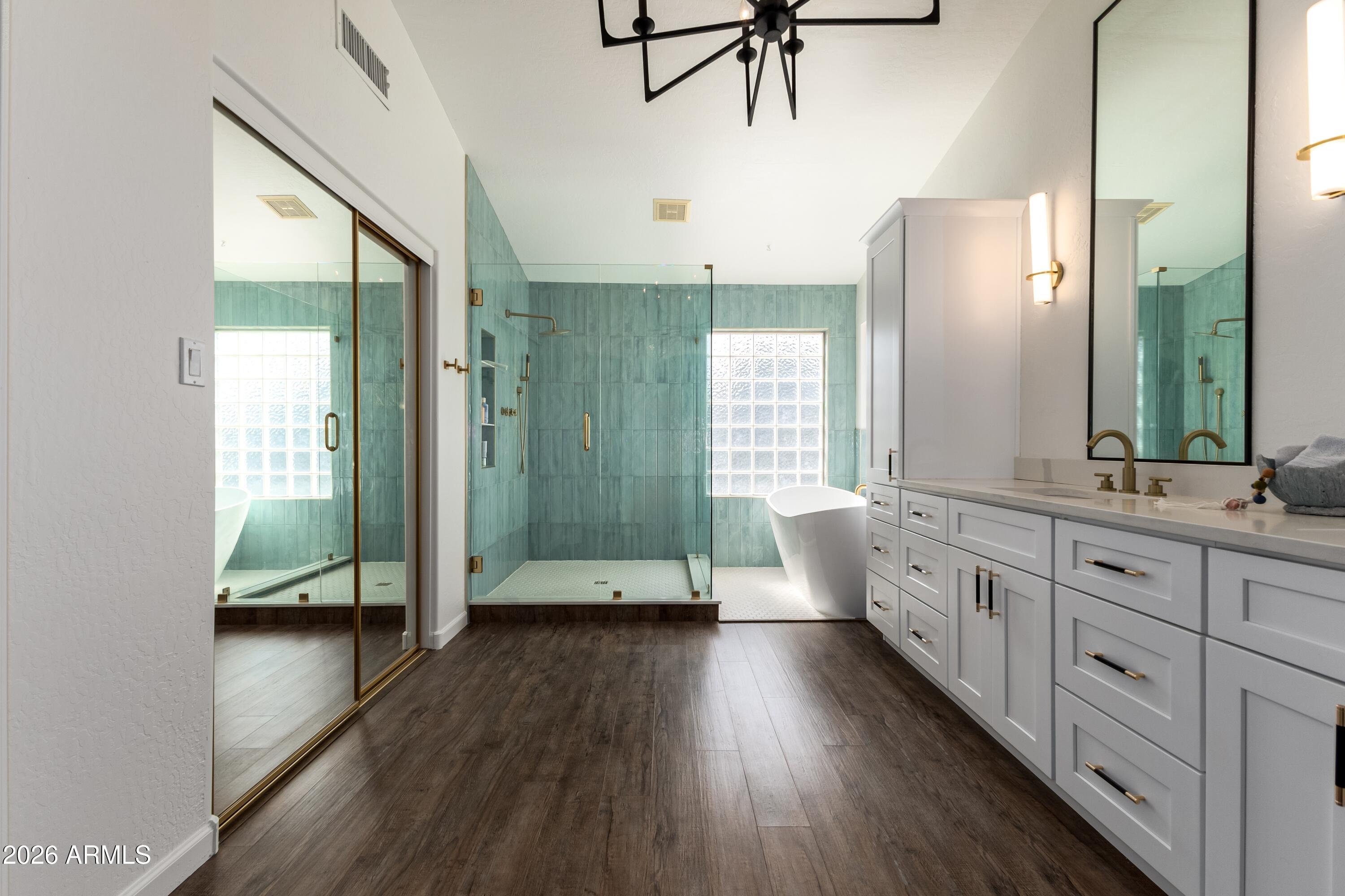 744 W ESTRELLA Drive