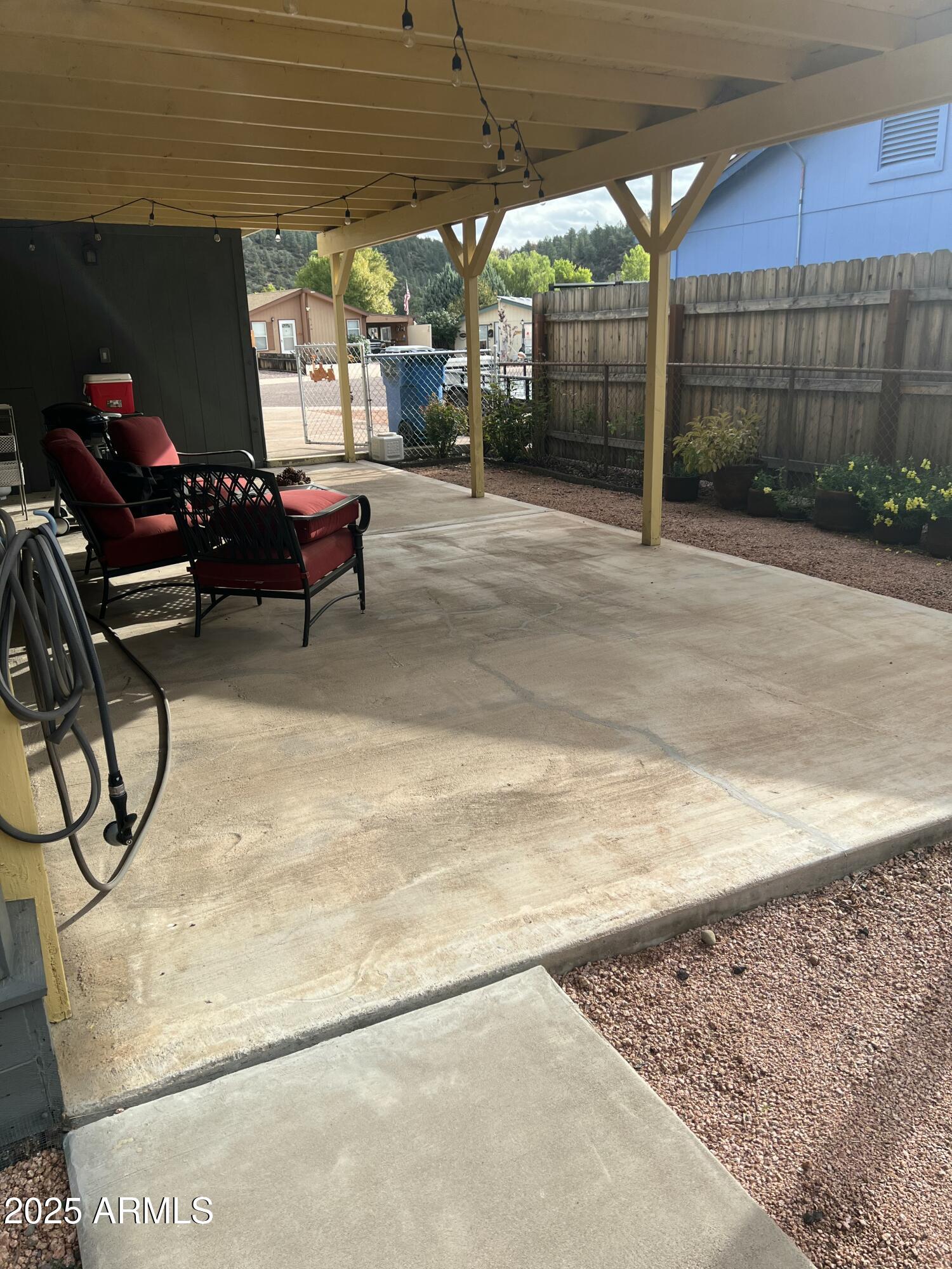 HOUSTON CREEK LANDING - Residential