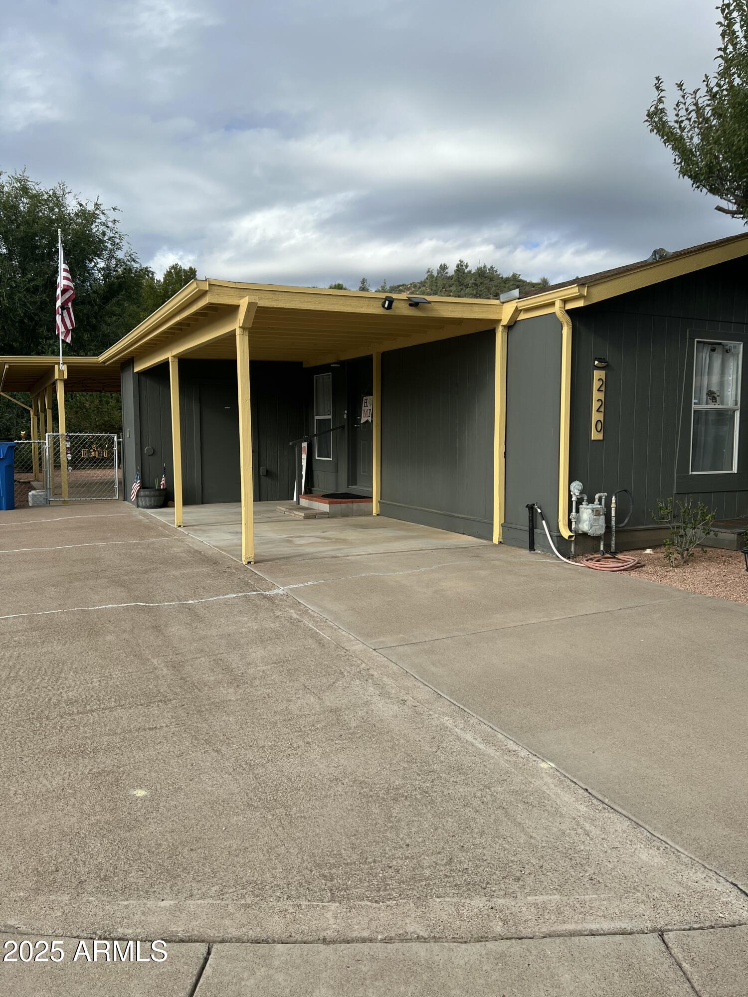 HOUSTON CREEK LANDING - Residential