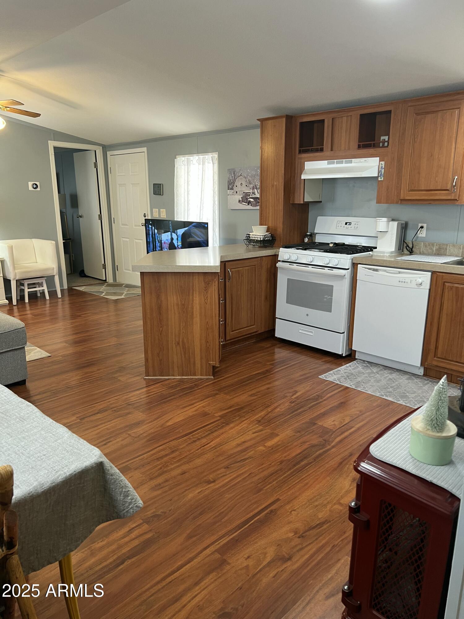 HOUSTON CREEK LANDING - Residential
