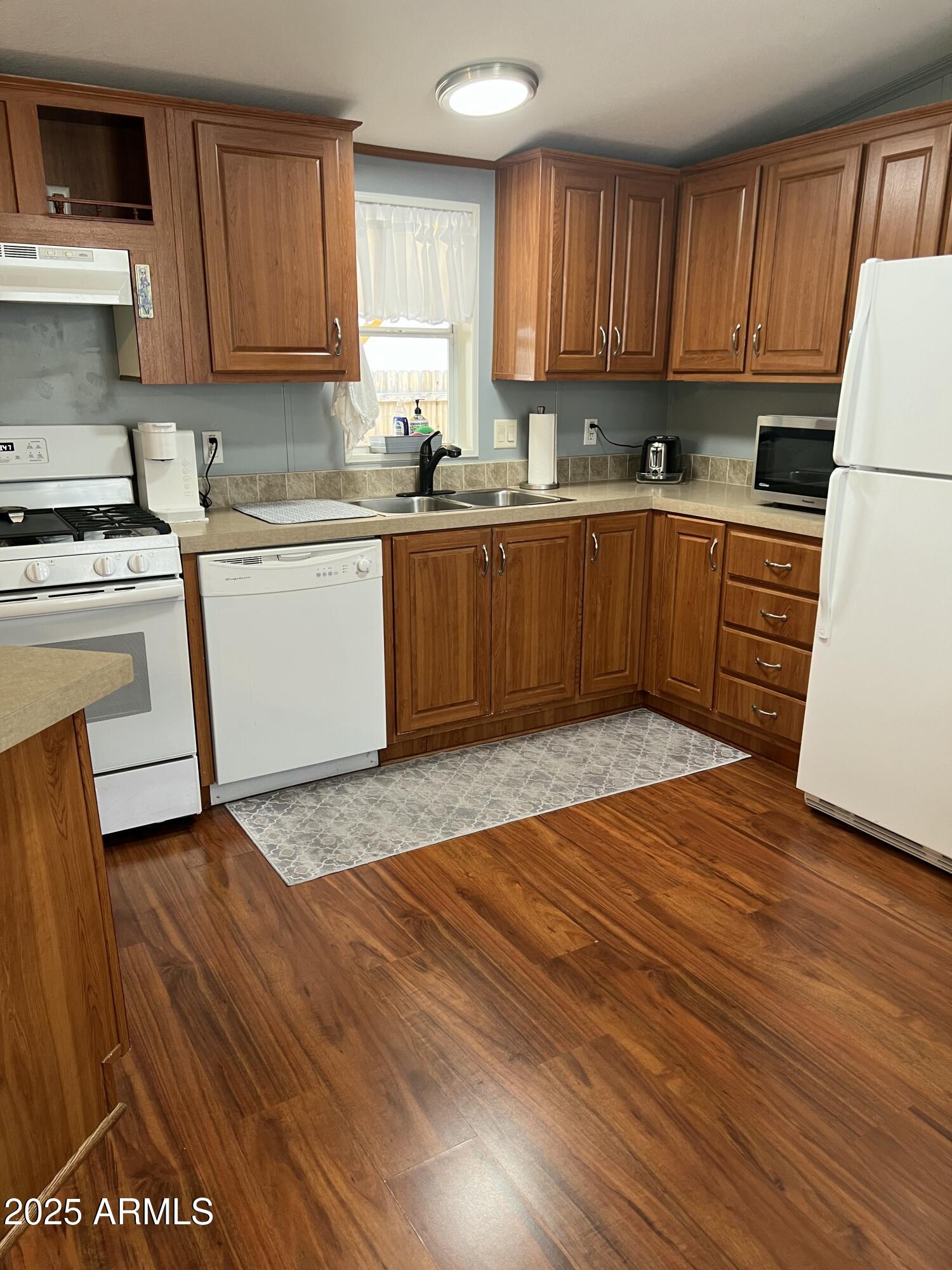 HOUSTON CREEK LANDING - Residential