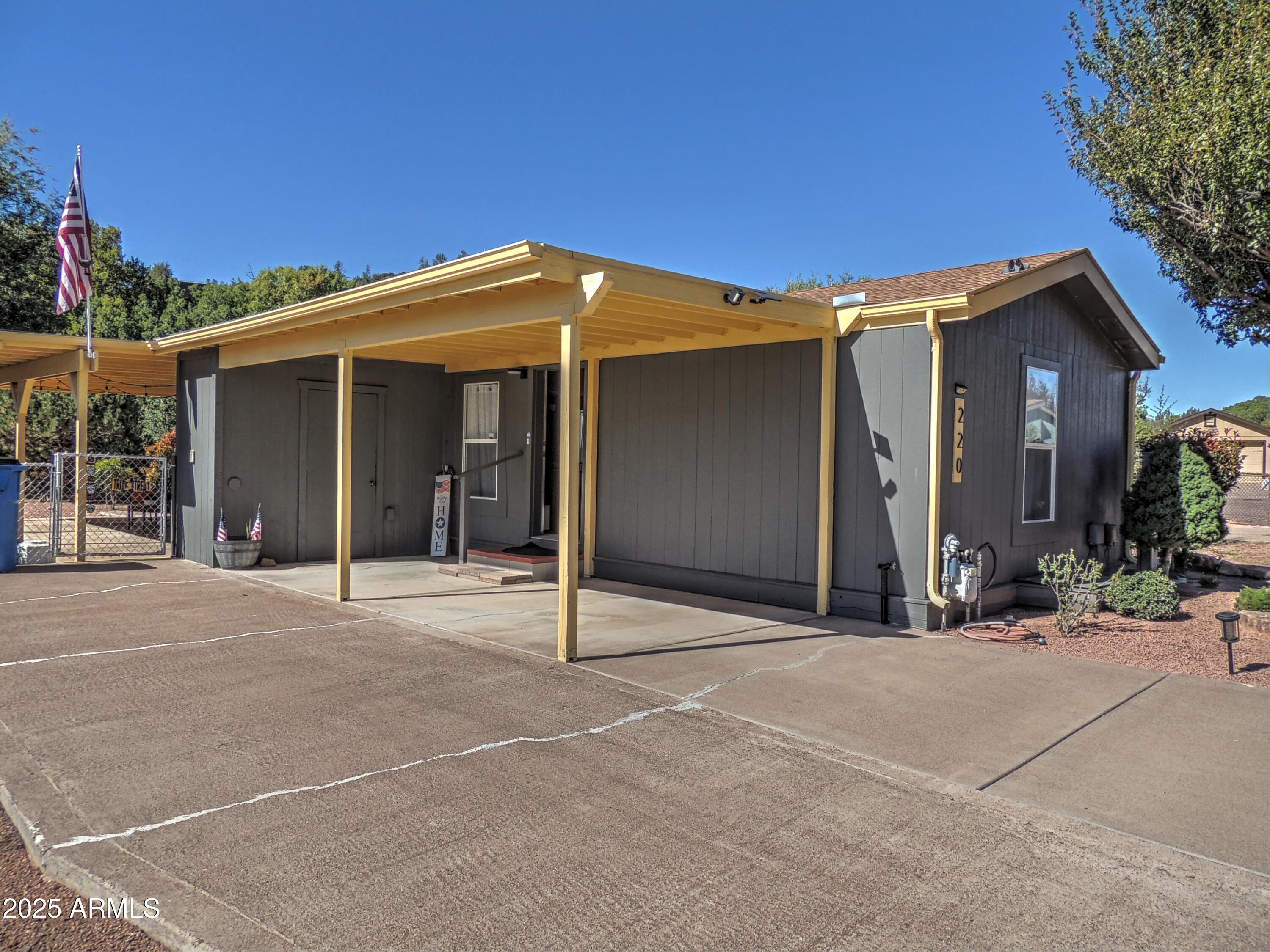 HOUSTON CREEK LANDING - Residential