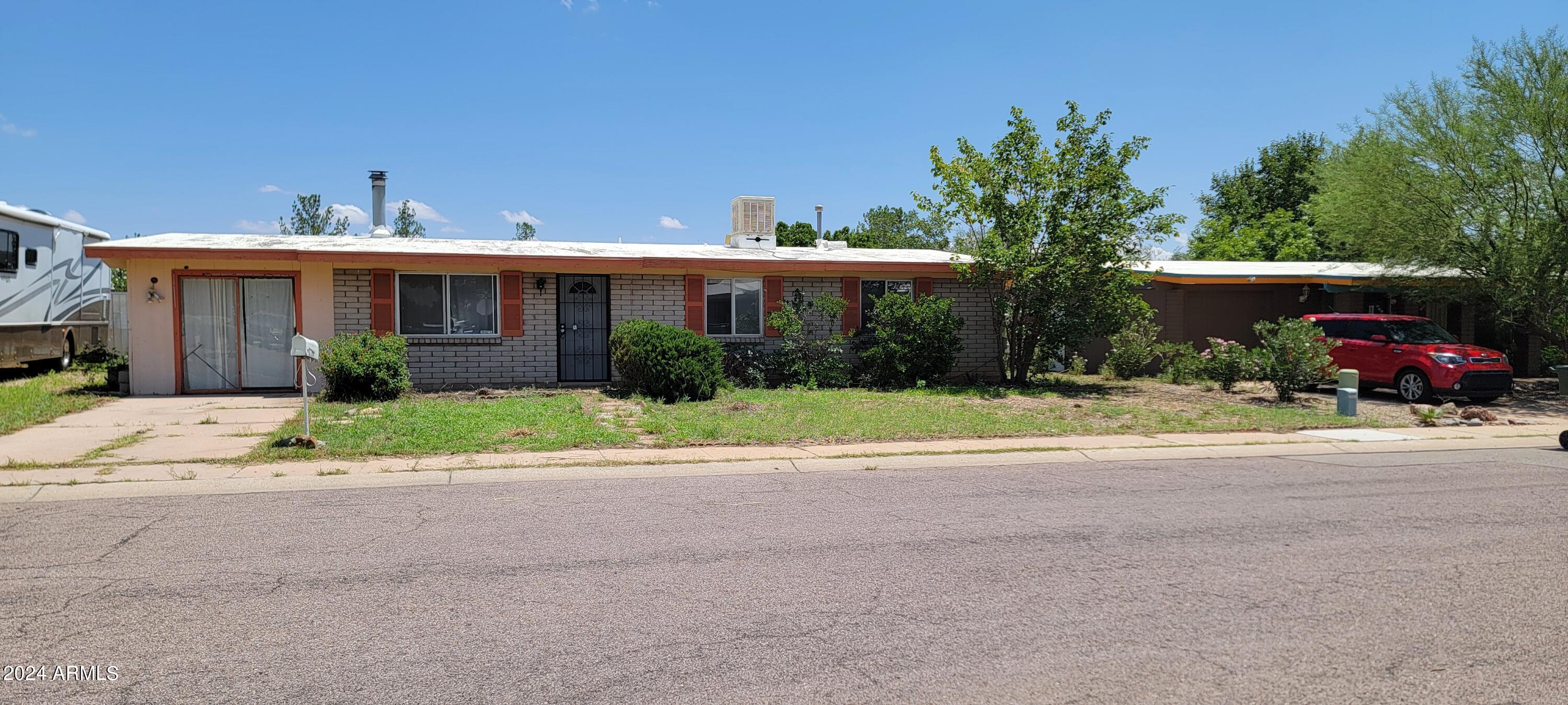 SOMERSET - Residential