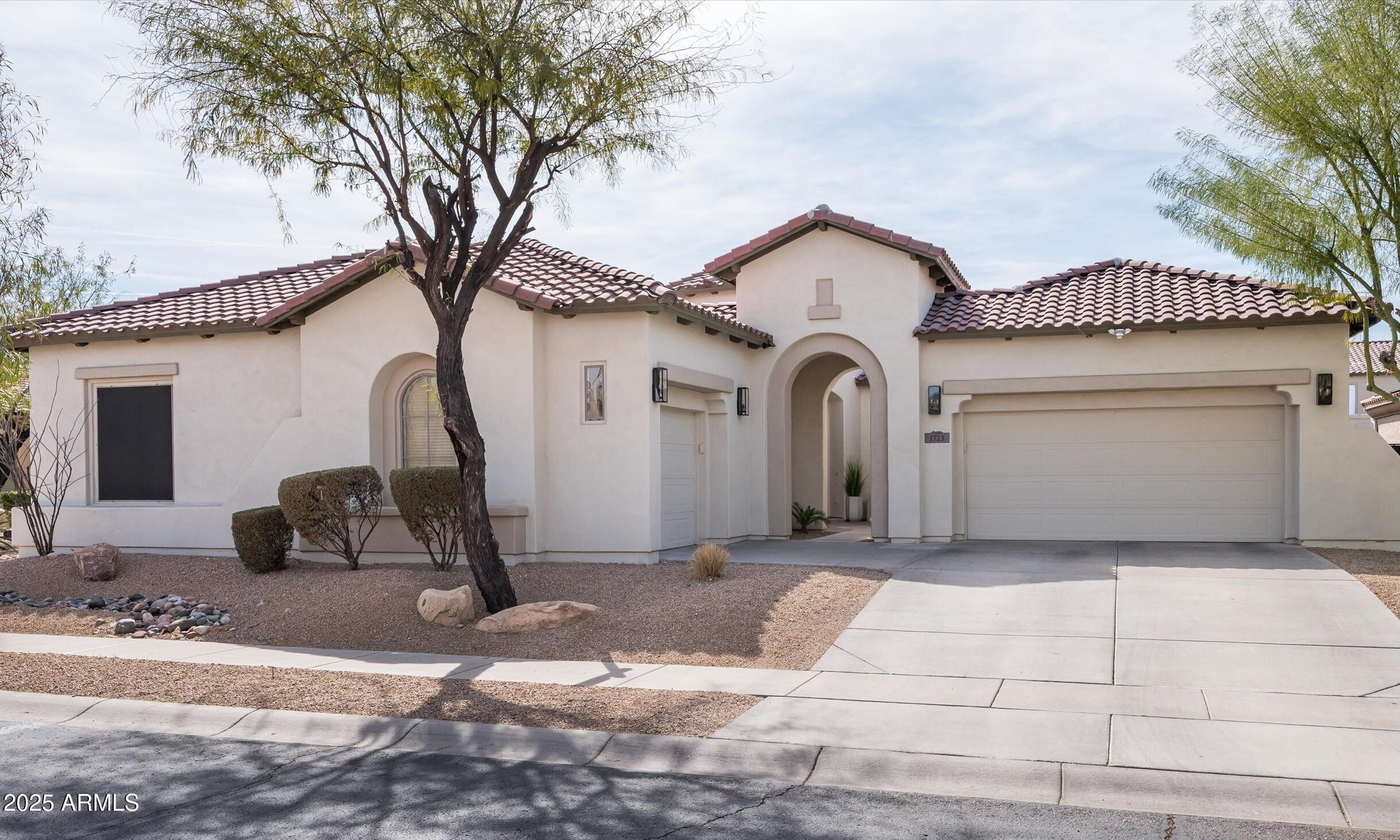 1723 W BRIANNA Road