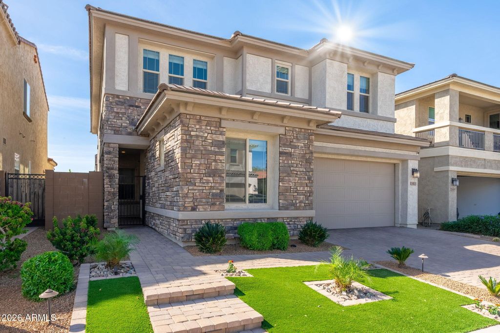 Photo of 3413 E Crest Lane, Phoenix, AZ 85050 (MLS # 7000837)