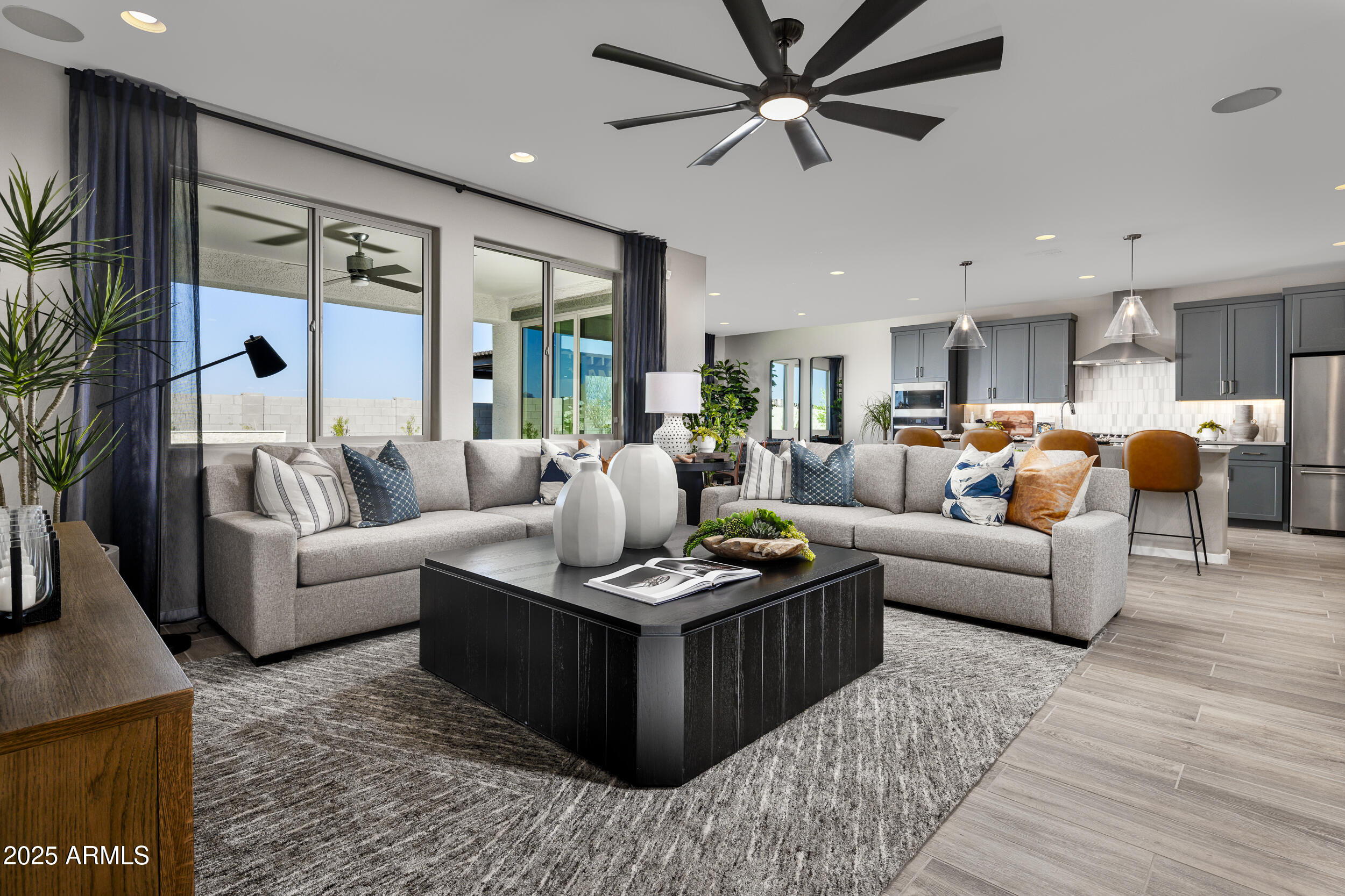 1156 W TREASURE Trail