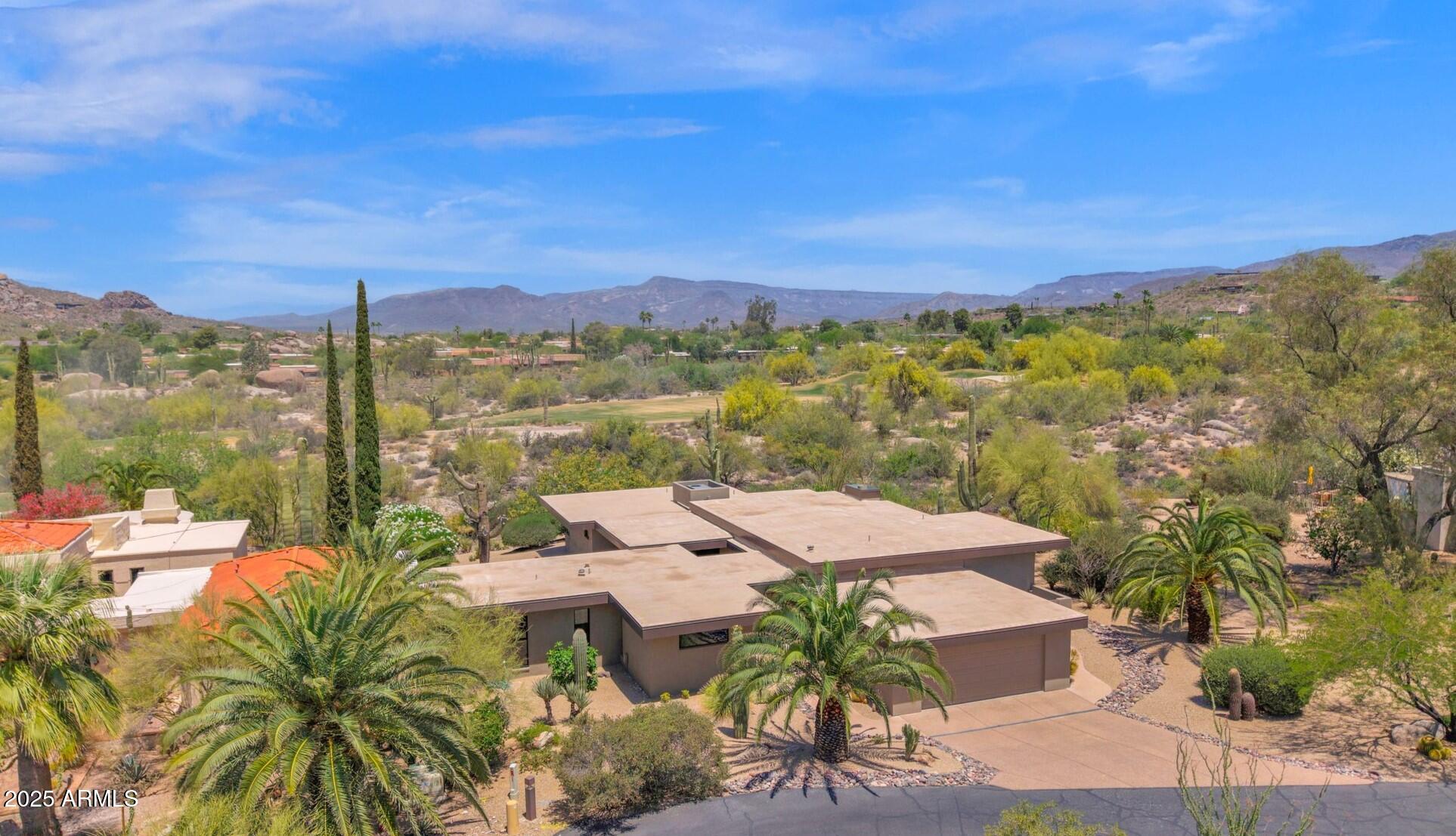 1702 E STAGHORN Lane