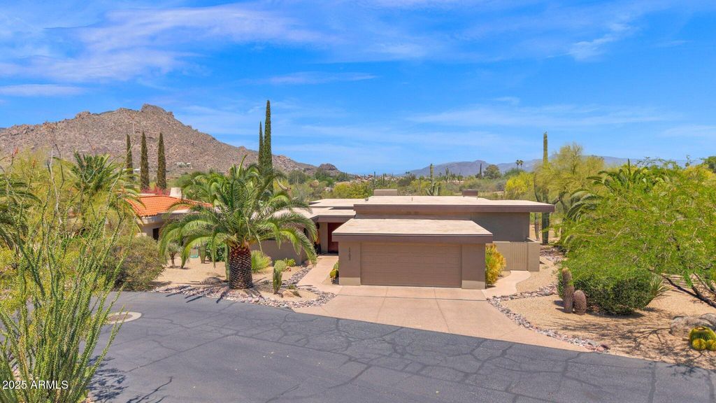 Photo of 1702 E Staghorn Lane, Carefree, AZ 85377 (MLS # 6873480)