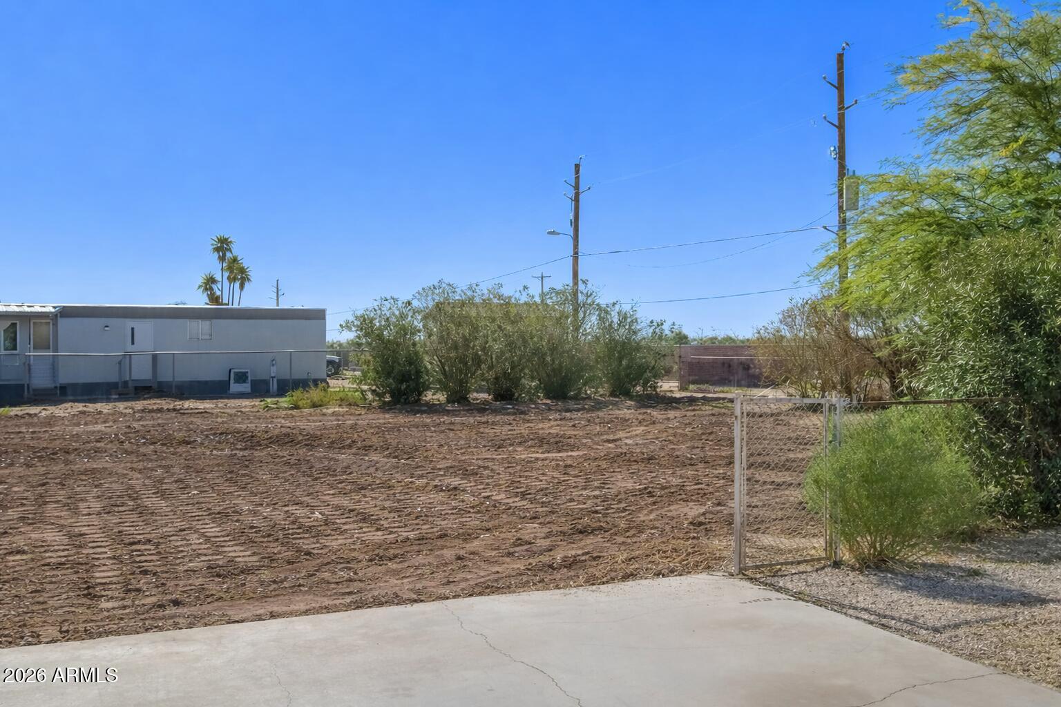 1119 W CORINTHIAN Circle 84