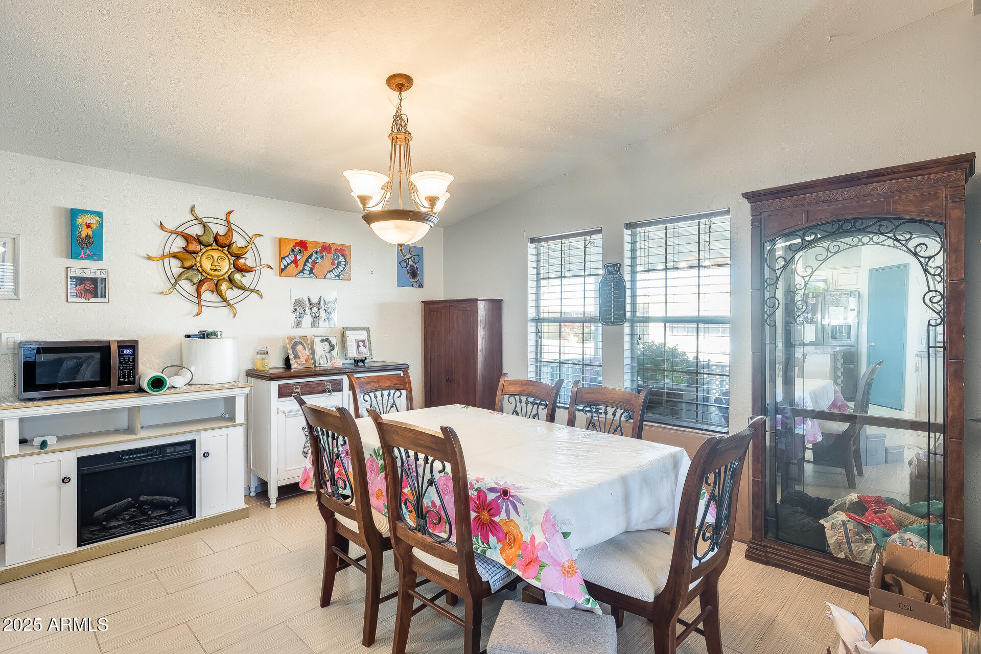 120 N VAL VISTA Drive 186