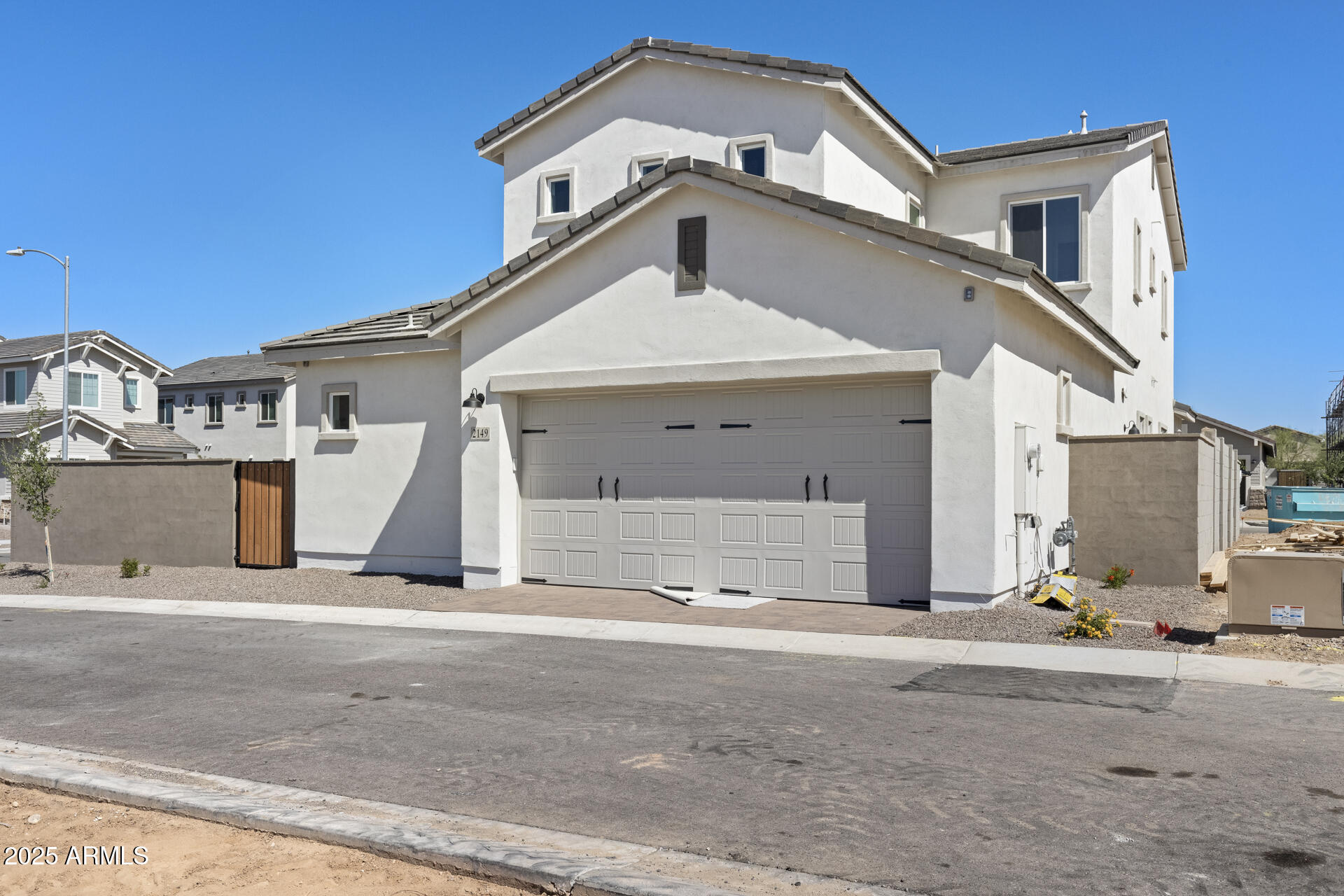 2149 W ROWEL Road