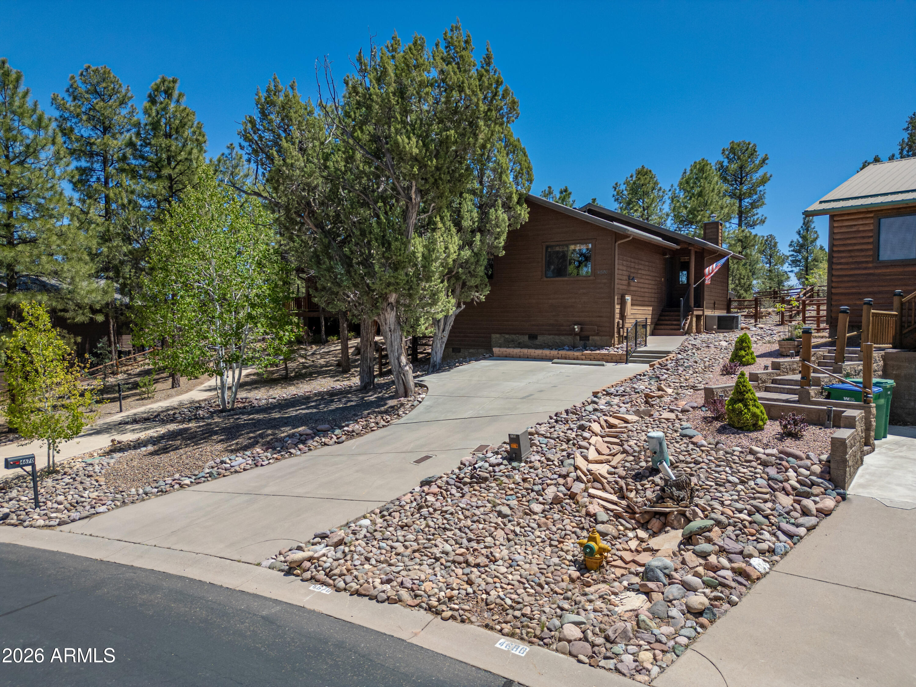 4670 W COTTAGE Loop