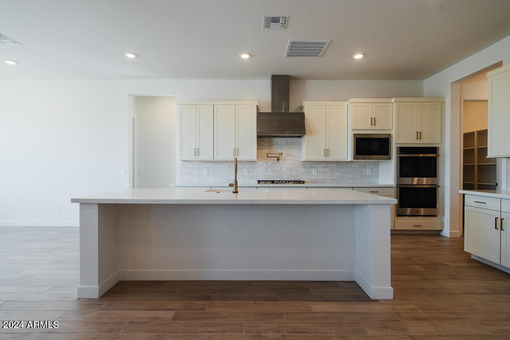 3812 W LODGE Drive