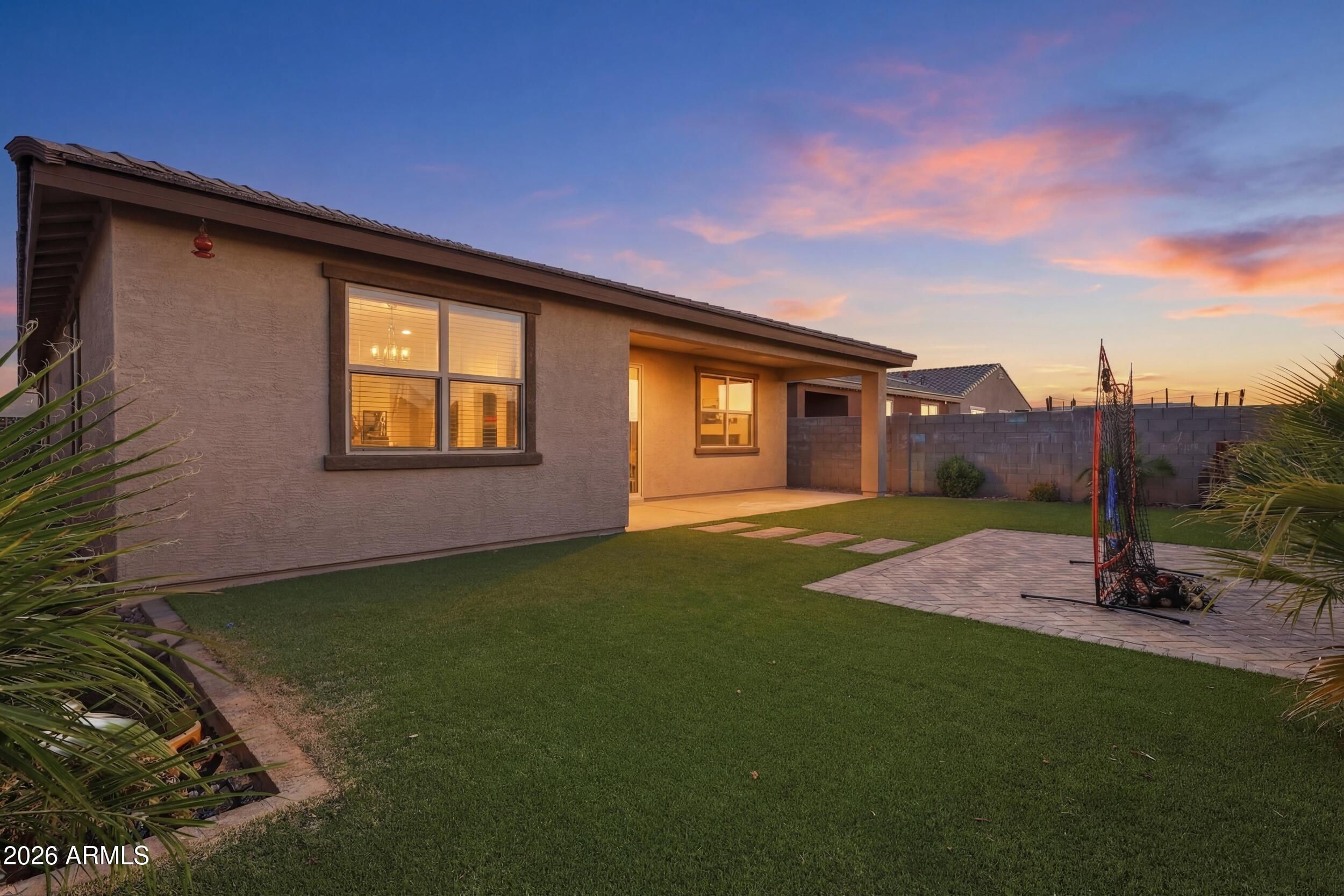 15996 W HONEYSUCKLE Drive