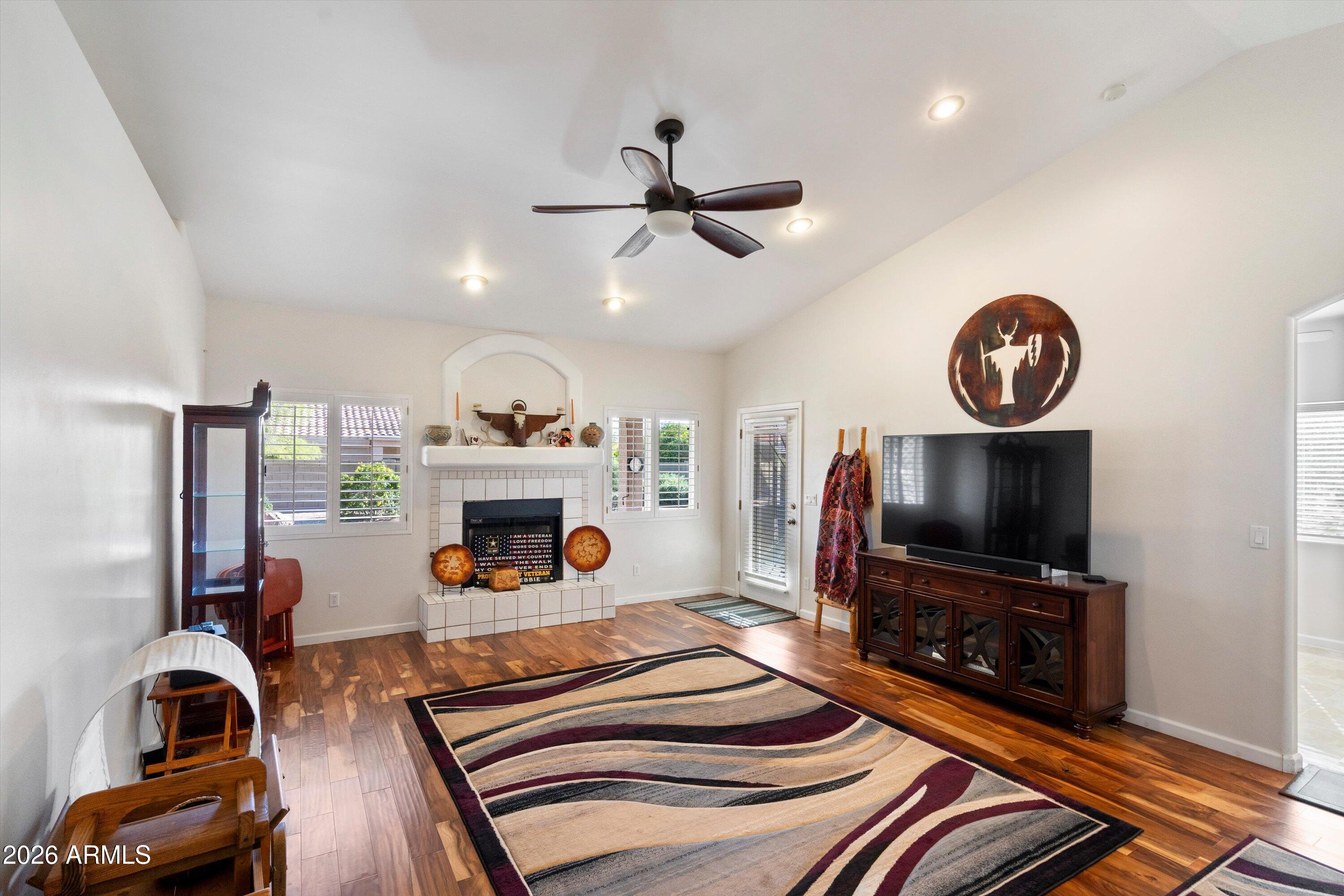 2739 E Hermosa Vista Drive