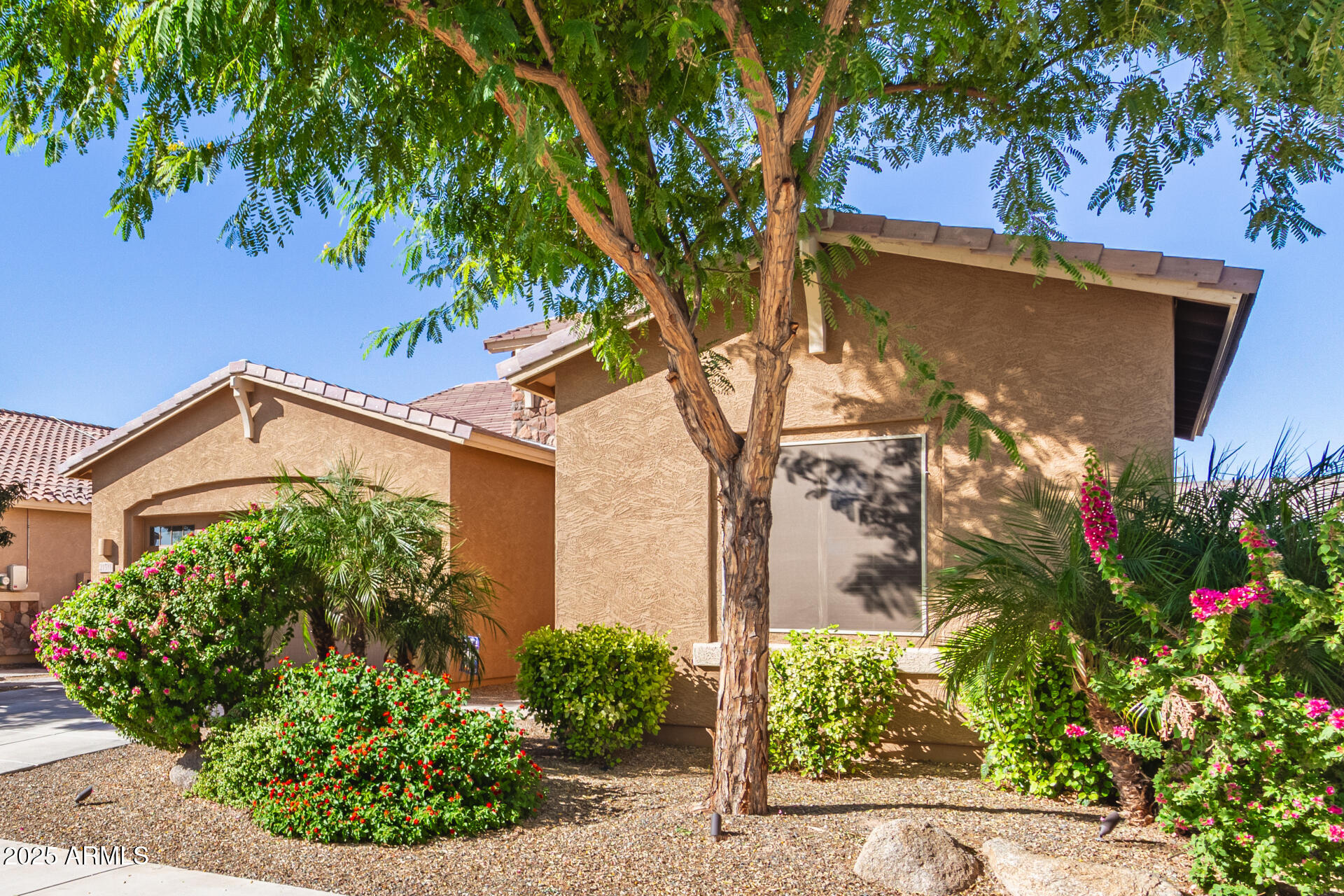 21516 E PECAN Court