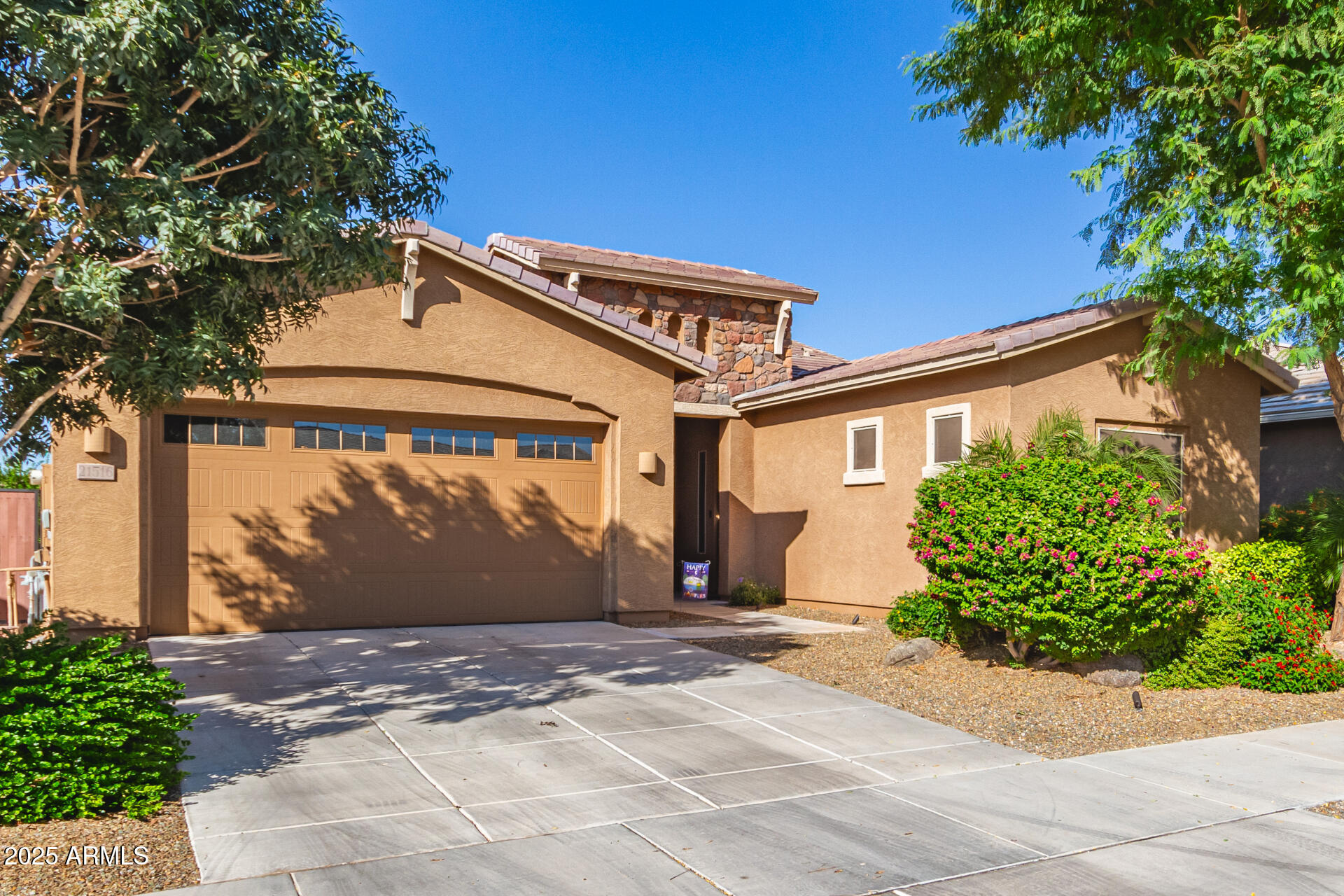 21516 E PECAN Court
