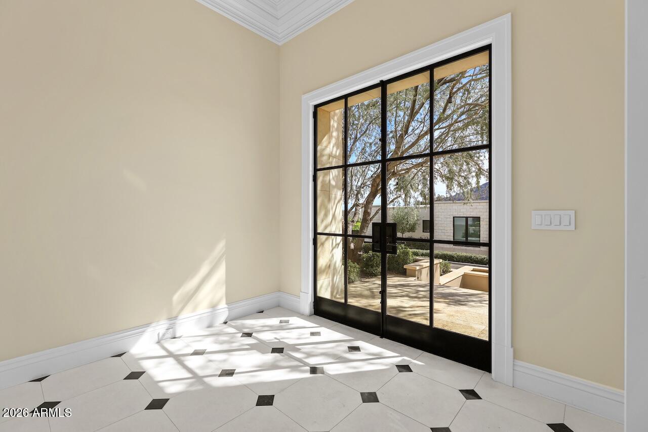 5434 E LINCOLN Drive 75