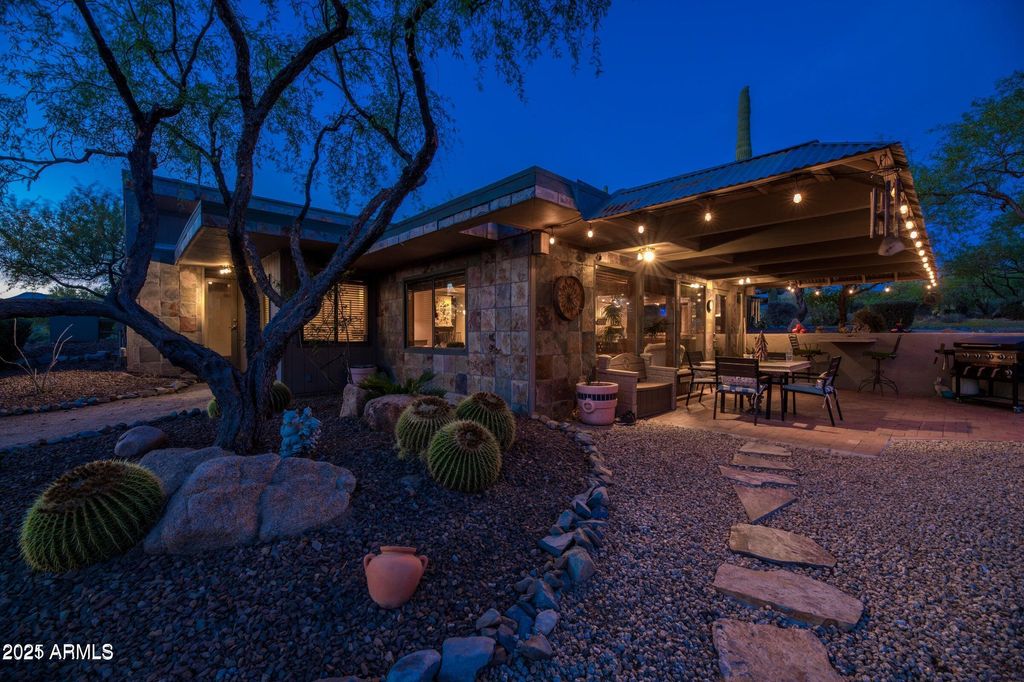 Photo of 6824 E La Salle Road, Cave Creek, AZ 85331 (MLS # 6939132)