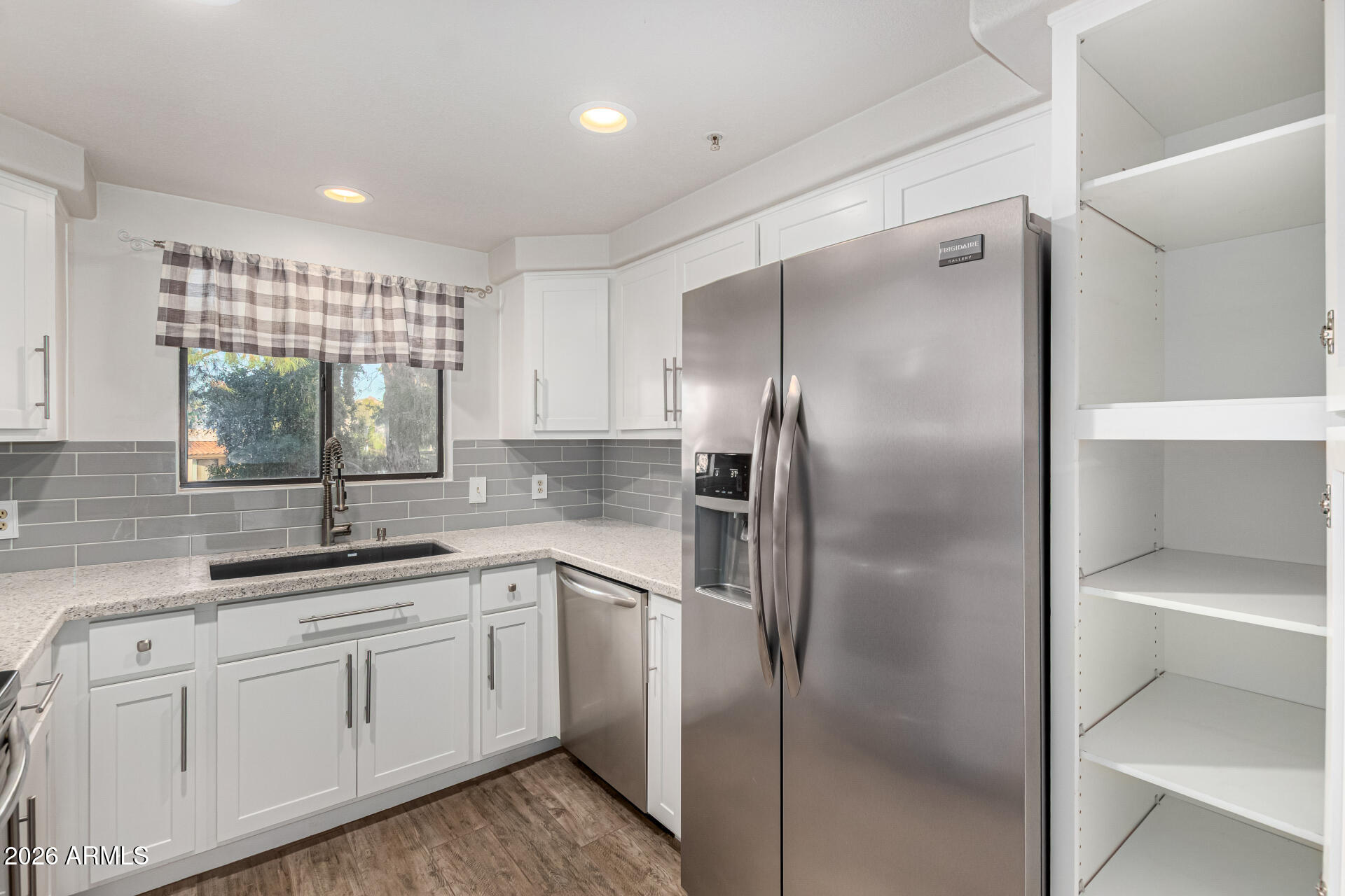 750 E Northern Avenue 2143