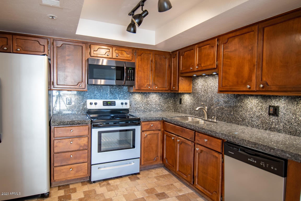 7950 E Camelback Road Unit 203