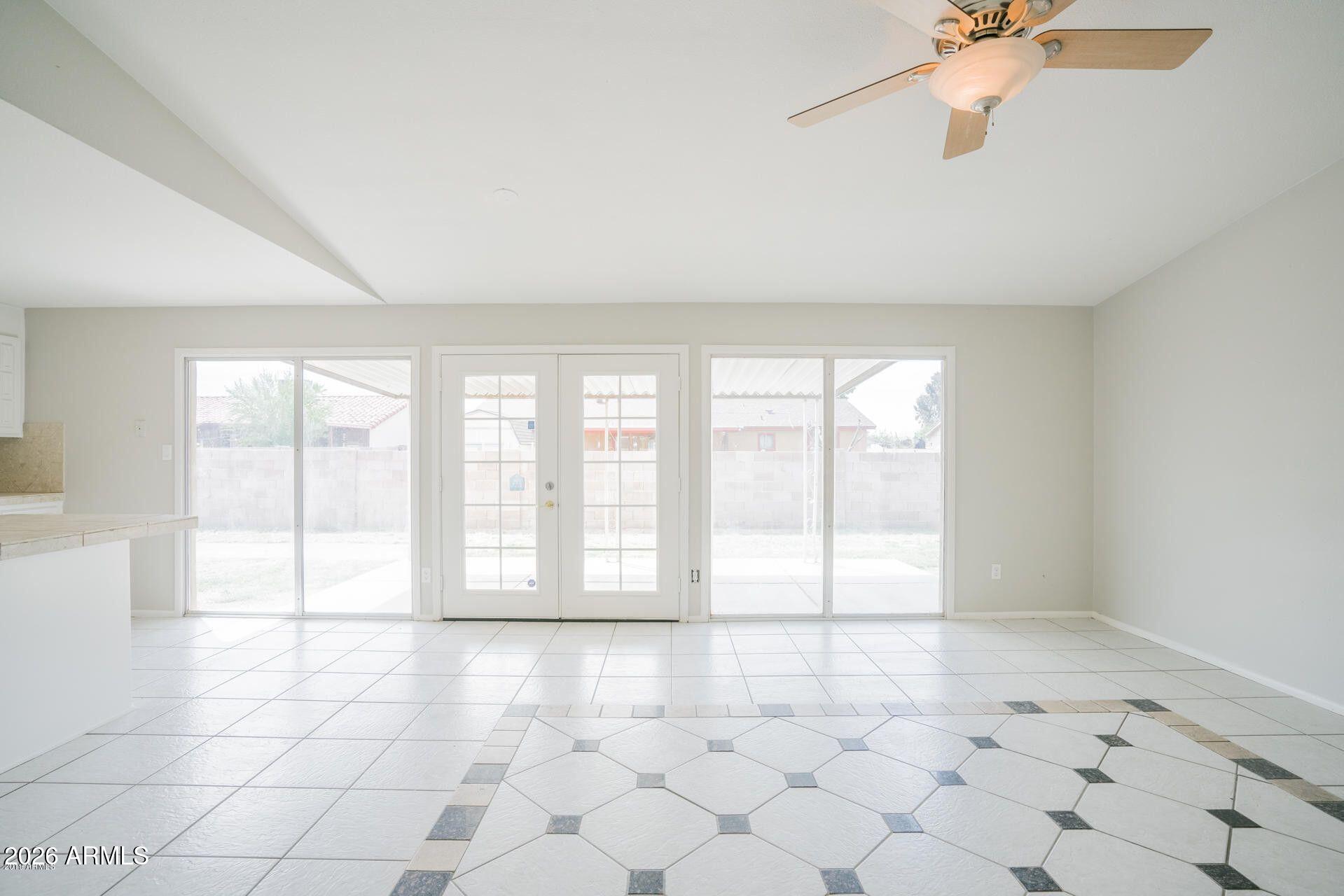 8017 W MEADOWBROOK Avenue