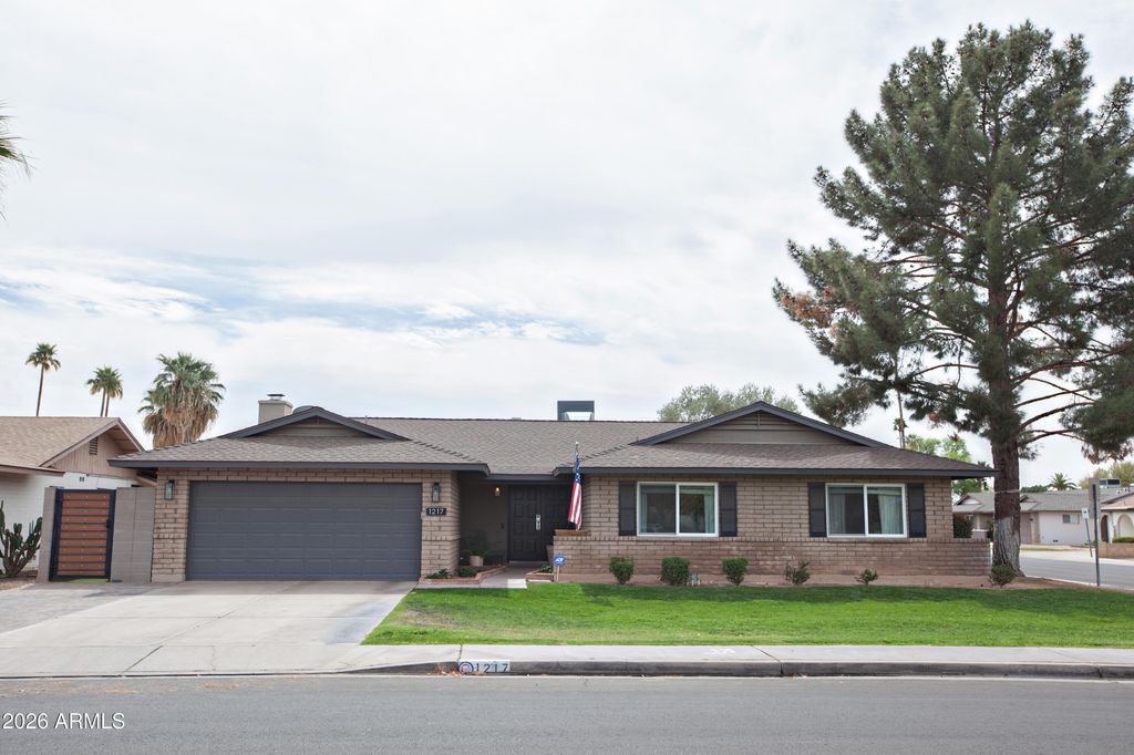 Photo of 1217 E Watson Drive, Tempe, AZ 85283 (MLS # 7003998)