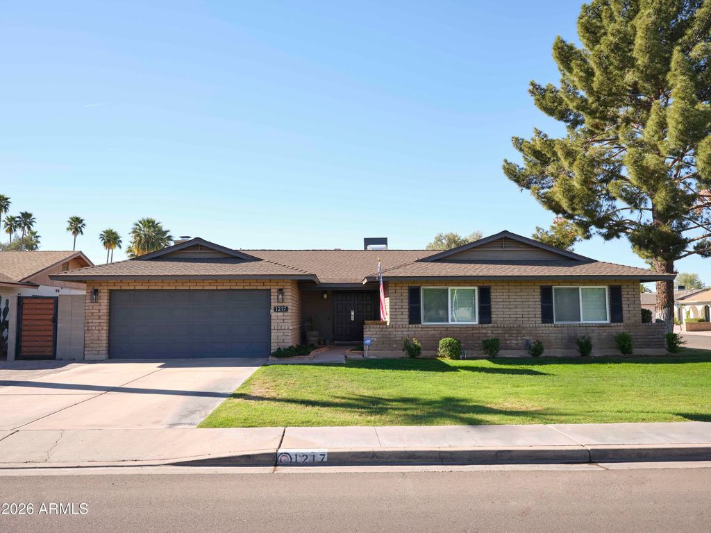 Photo of 1217 E Watson Drive, Tempe, AZ 85283 (MLS # 7003998)