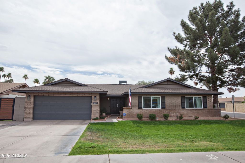 Photo of 1217 E Watson Drive, Tempe, AZ 85283 (MLS # 7003998)