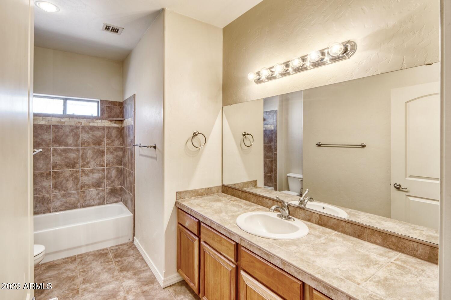 CASAS ADOBE - Residential