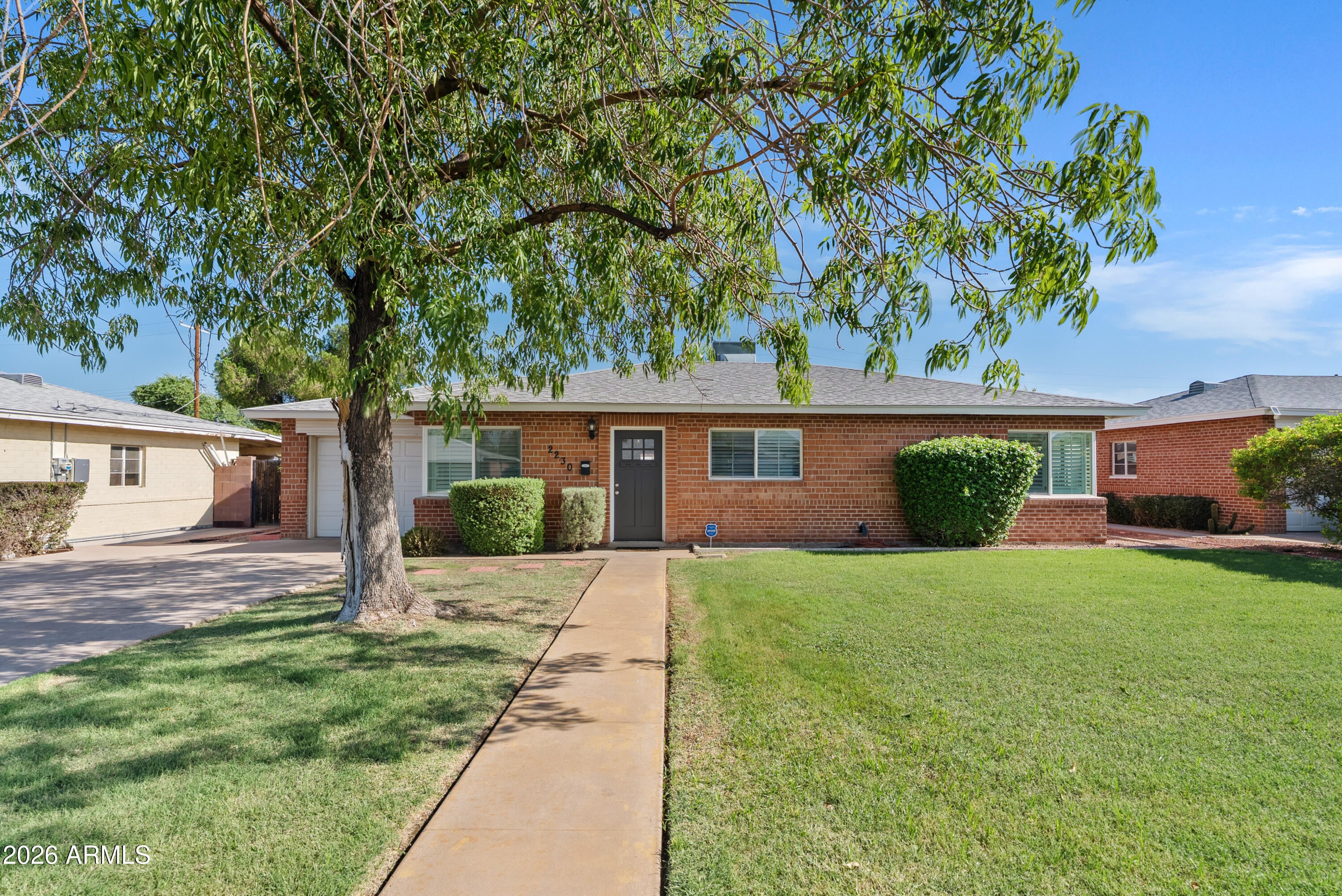 2230 E MONTEROSA Street