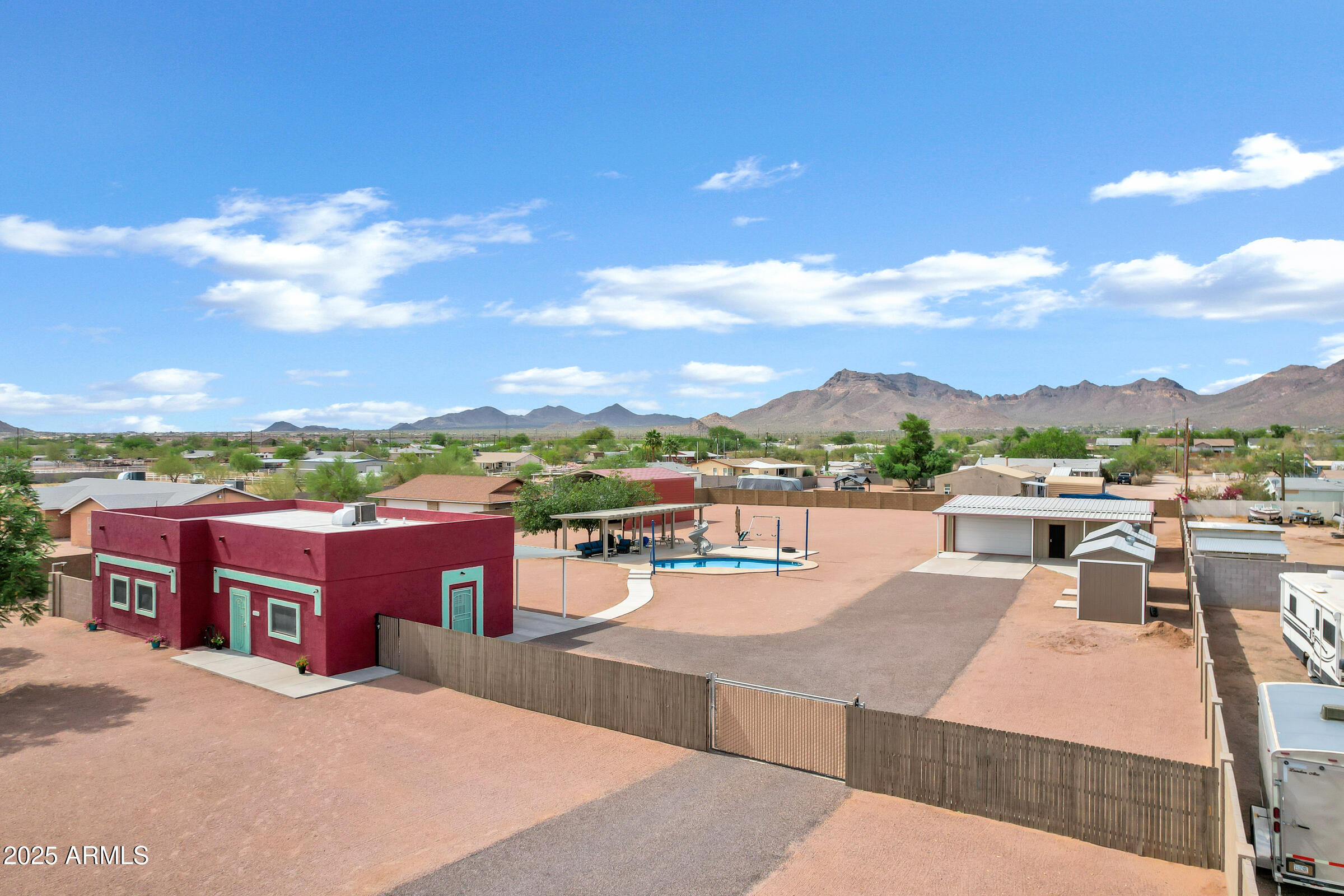 2926 W Smoketree Street