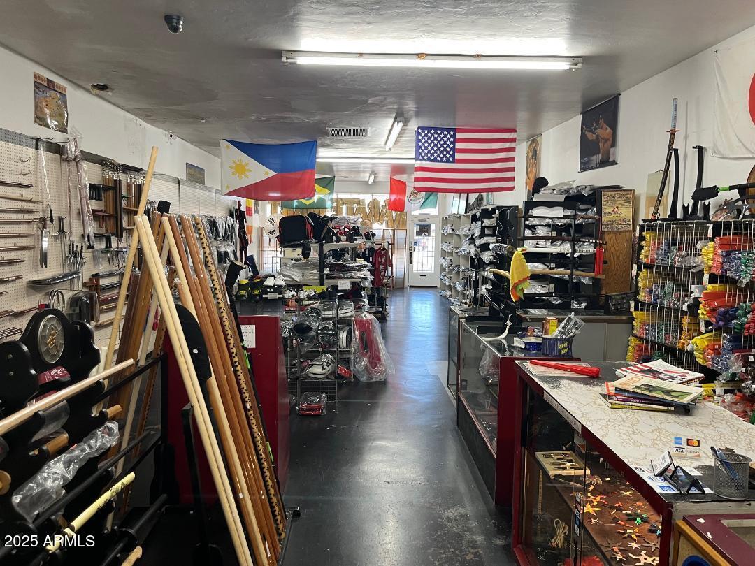 1407-09-11 W INDIAN SCHOOL Road