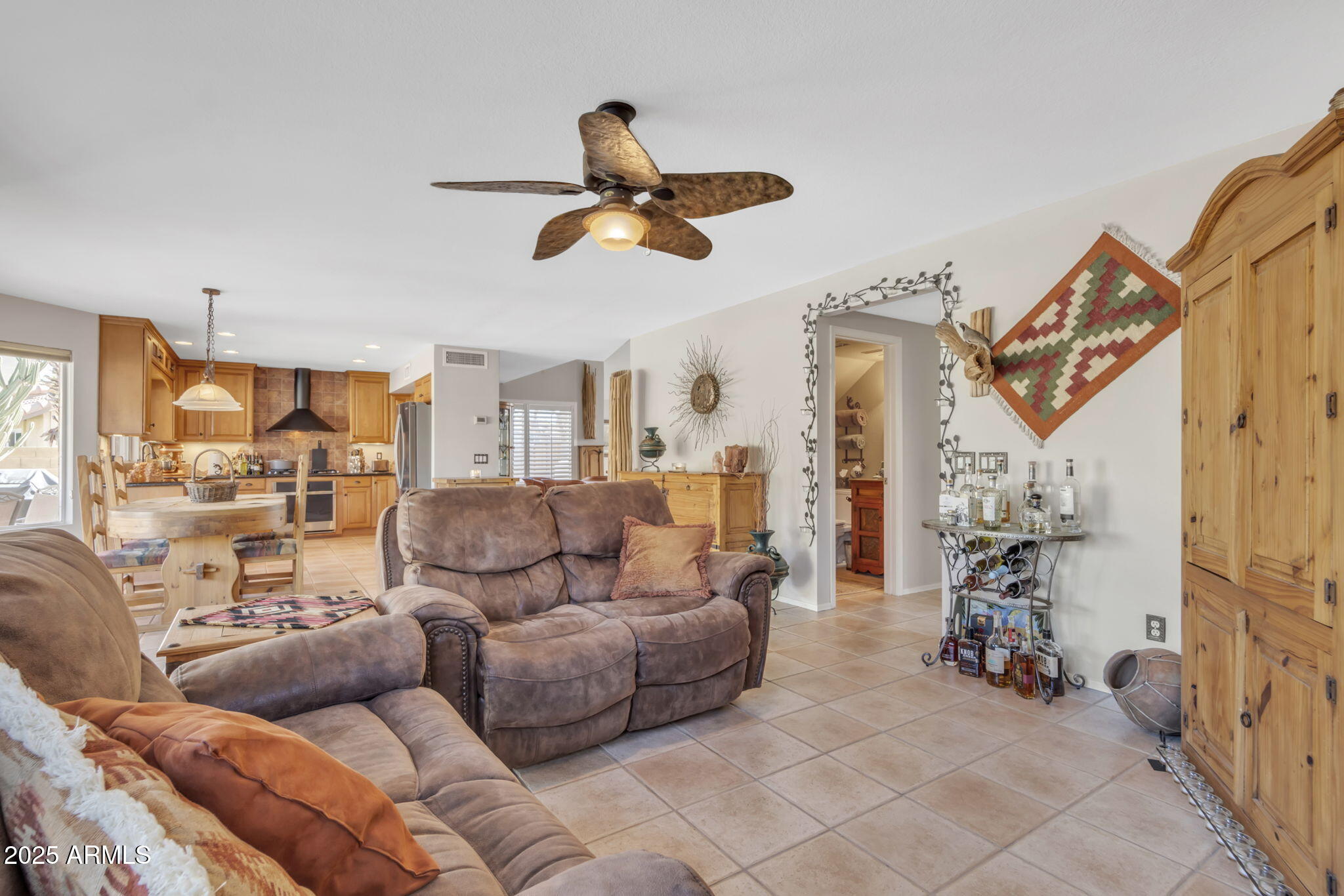 2340 W MYRTLE Drive