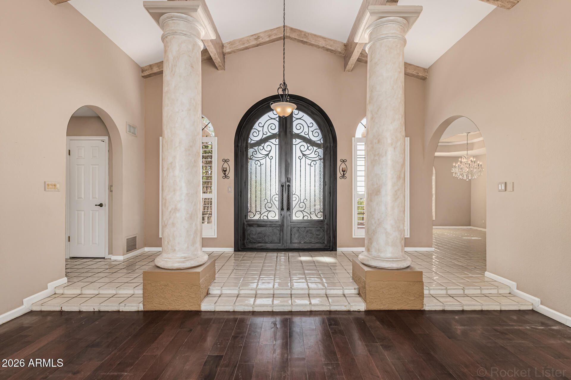 9438 E CASITAS DEL RIO Drive