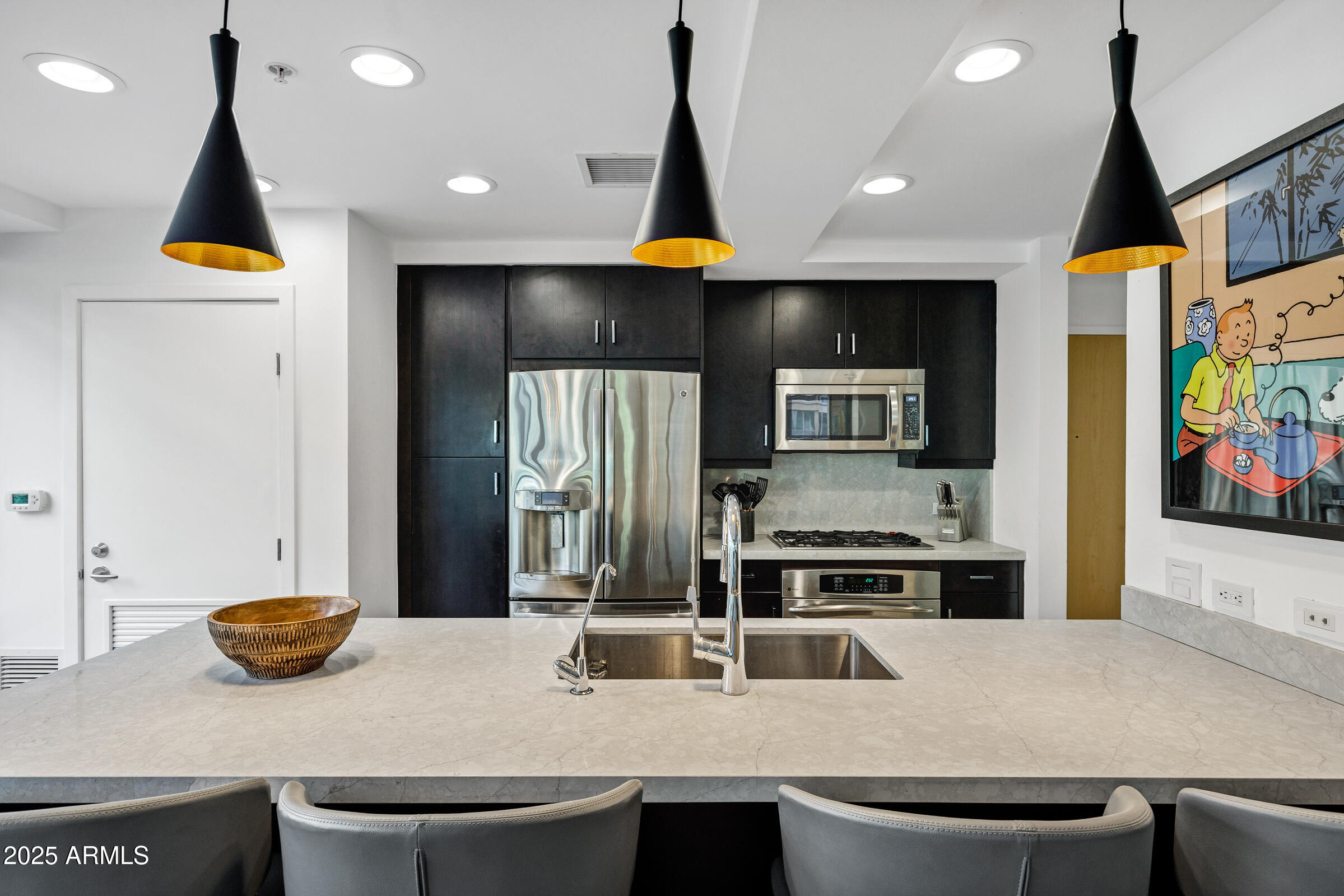 7167 E RANCHO VISTA Drive 2005