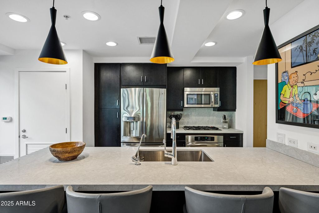 Photo of 7167 E Rancho Vista Drive #2005, Scottsdale, AZ 85251 (MLS # 6943546)