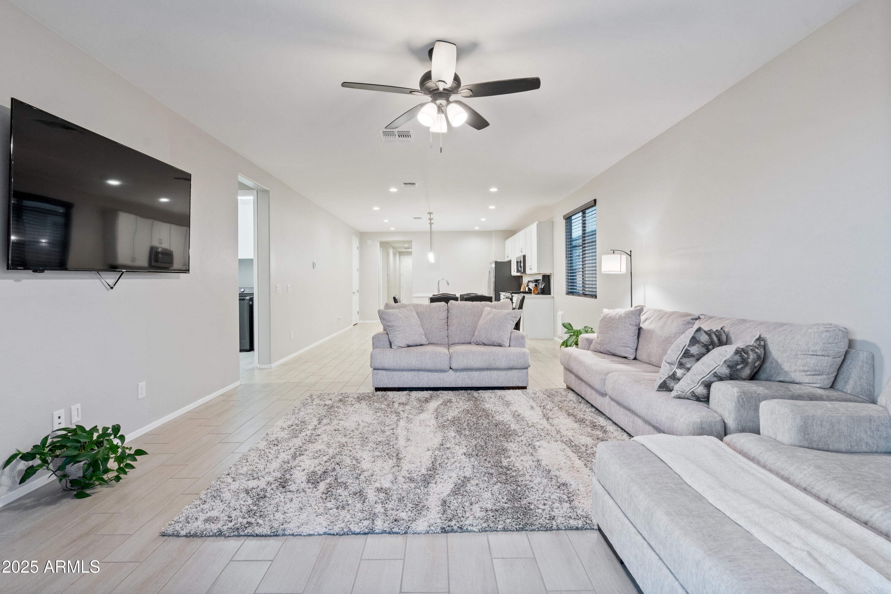 17829 W RED FOX Road