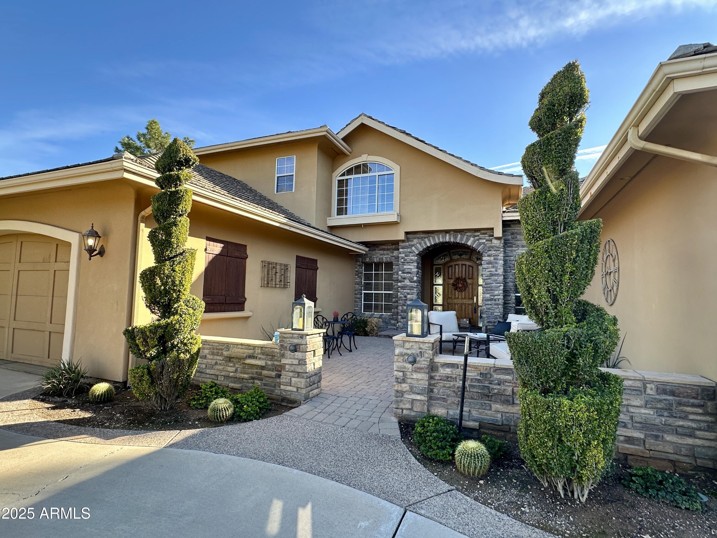 5711 W LINDA Lane