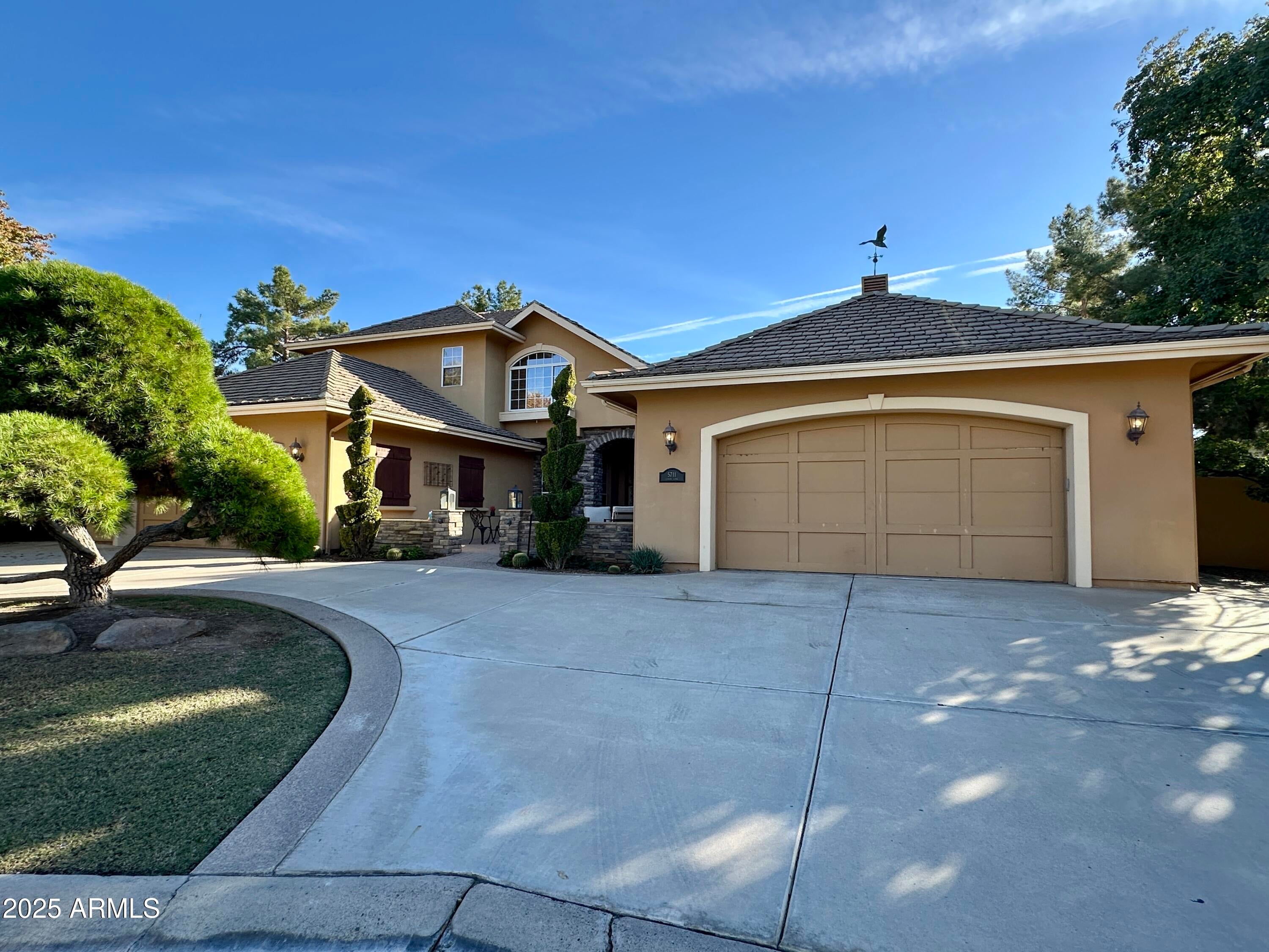 5711 W LINDA Lane
