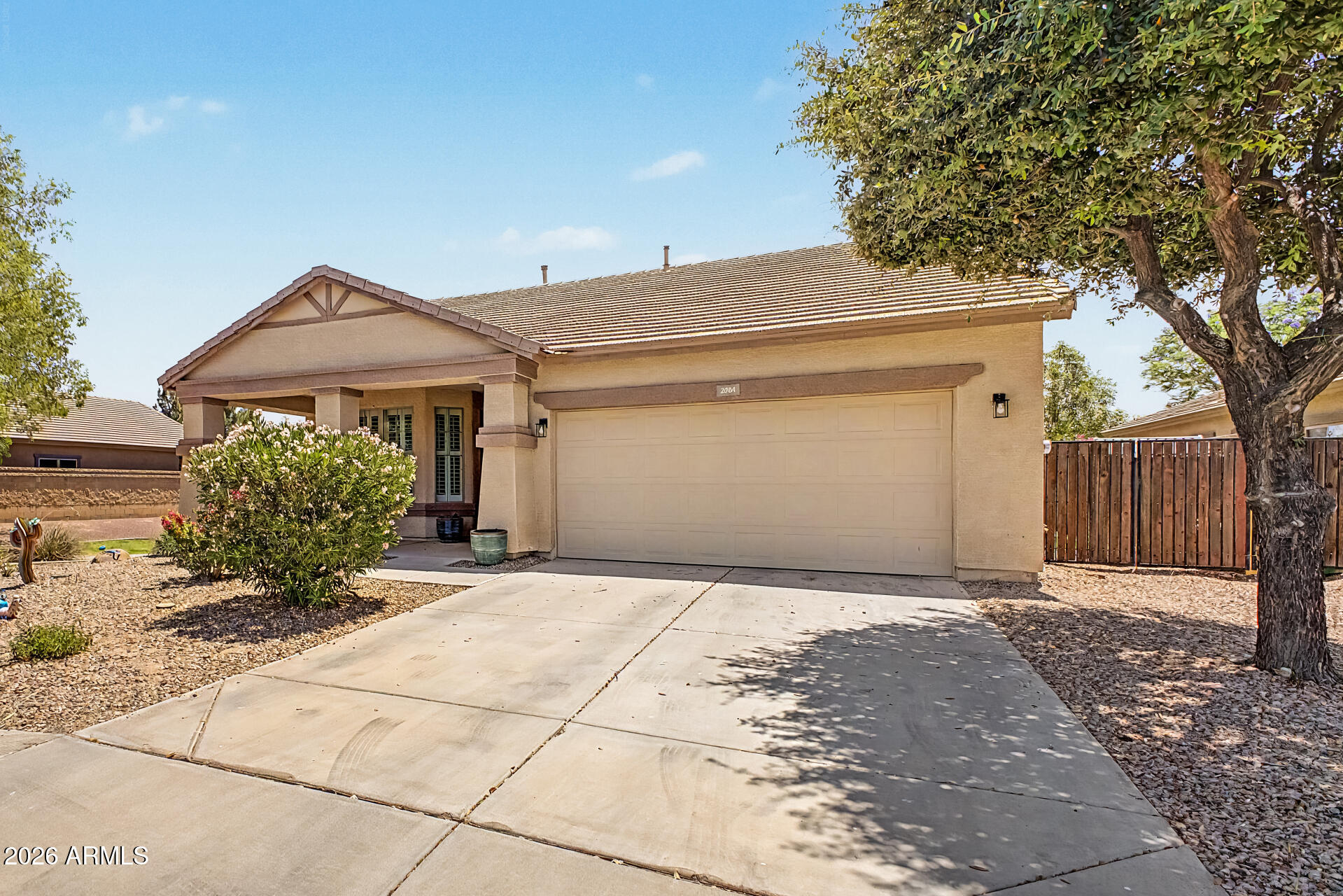 2904 N SUMMER Lane