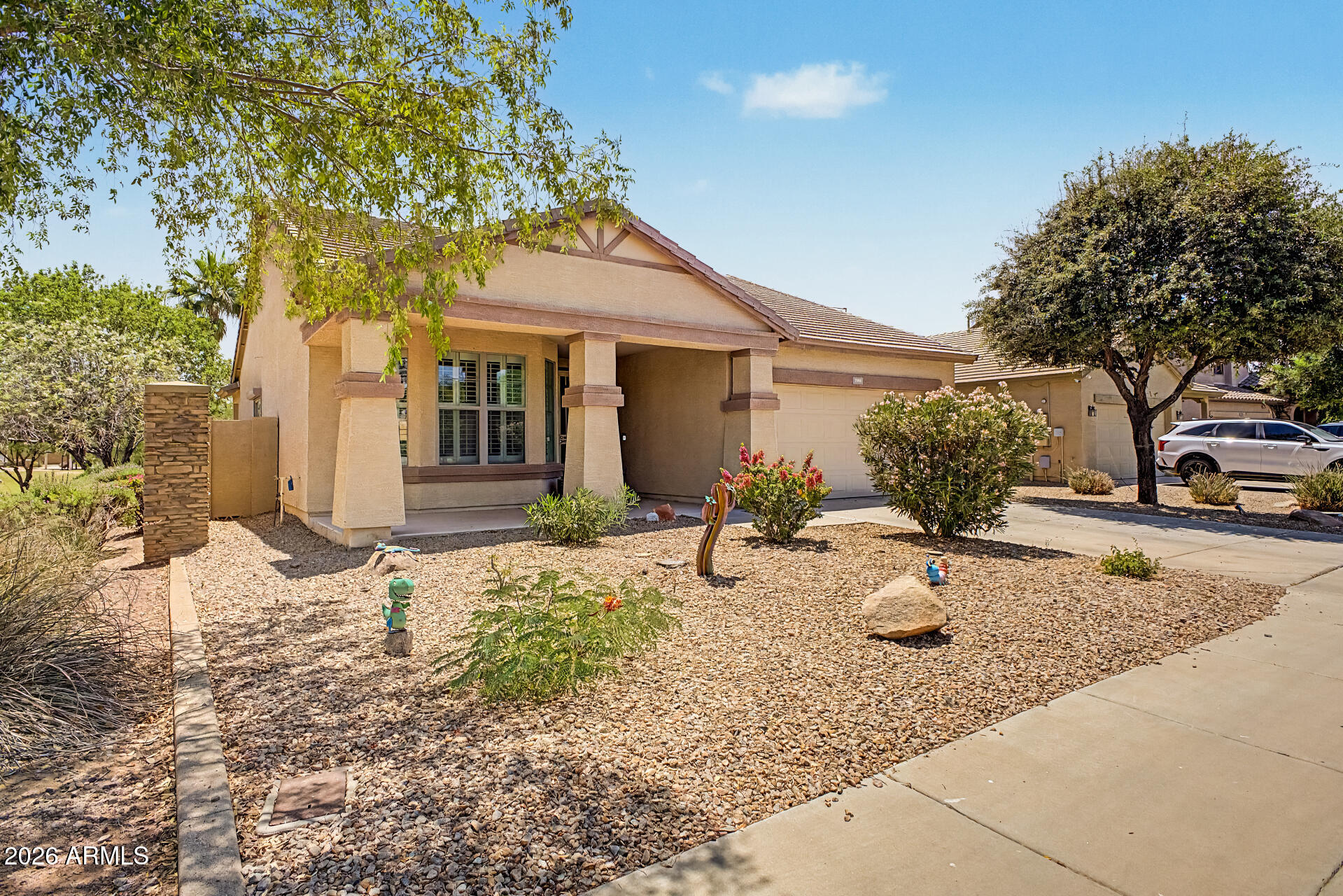 2904 N SUMMER Lane